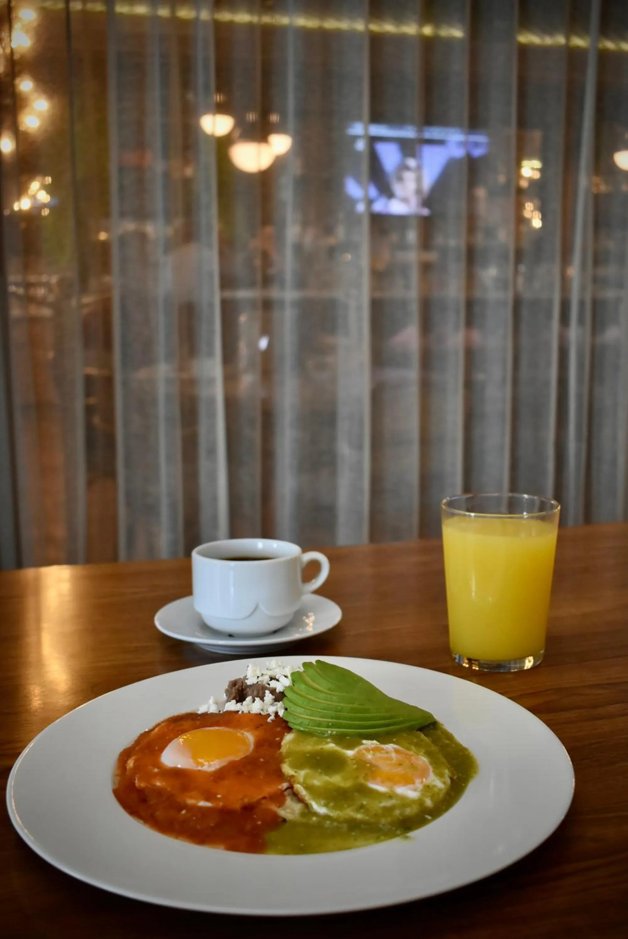 Restaurant/places to eat in Aloft Queretaro