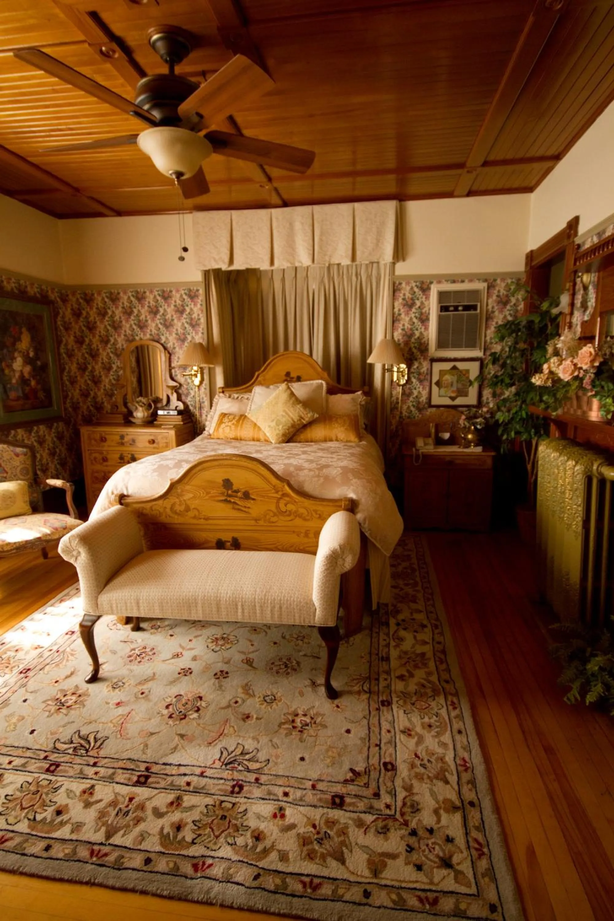 Victoria's Historic Inn