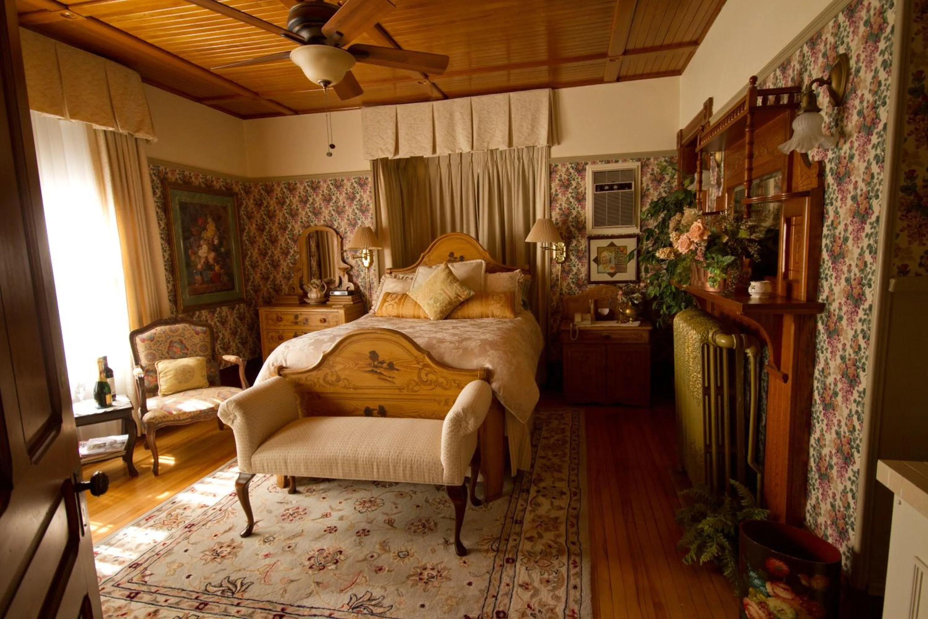 Bed in Victoria's Historic Inn