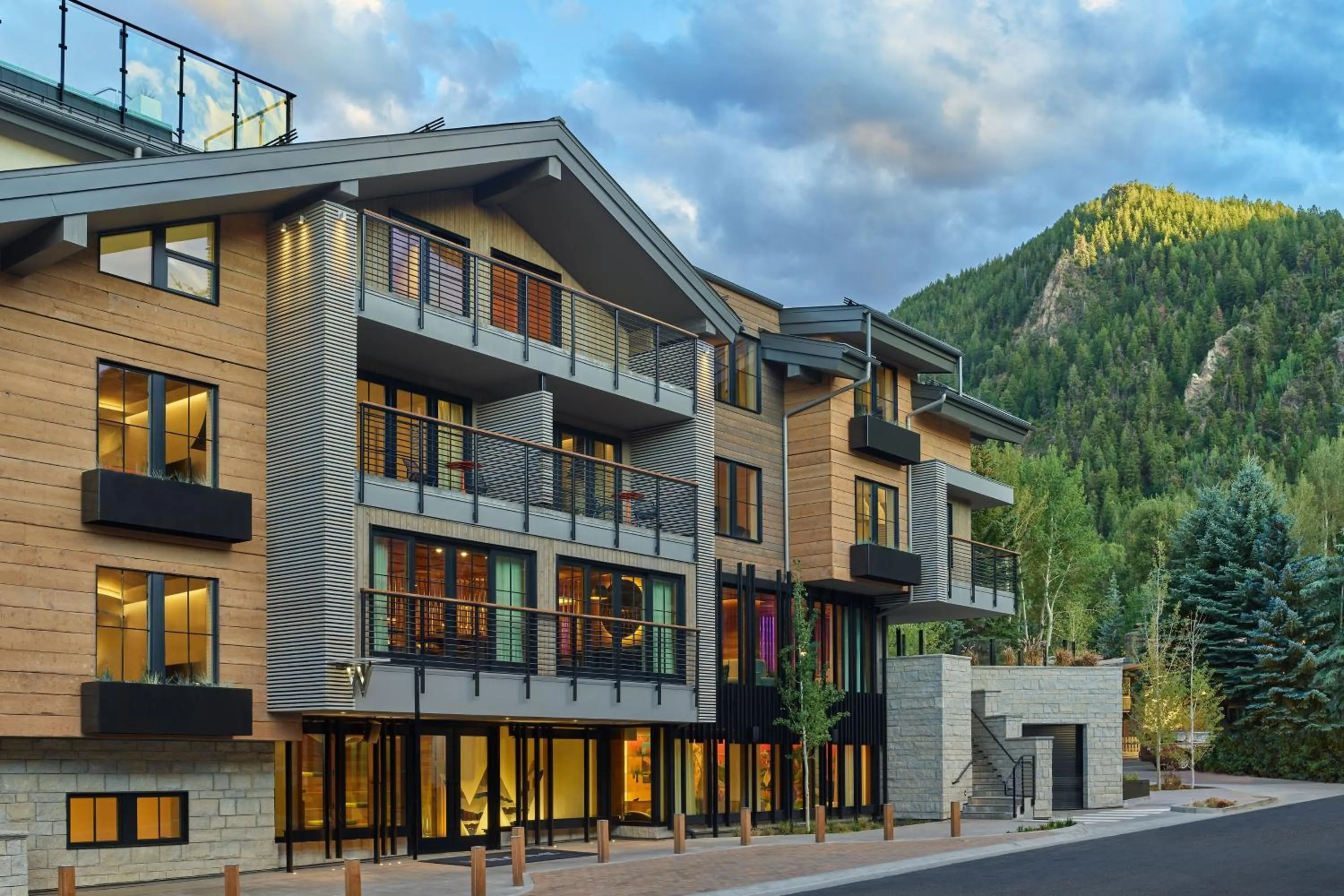 Property building in W Aspen