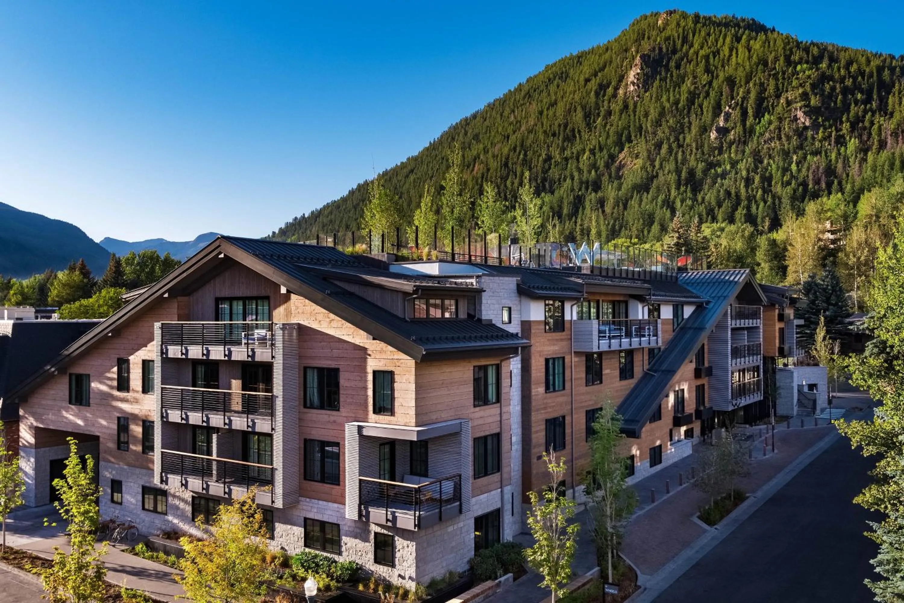 Property building in W Aspen