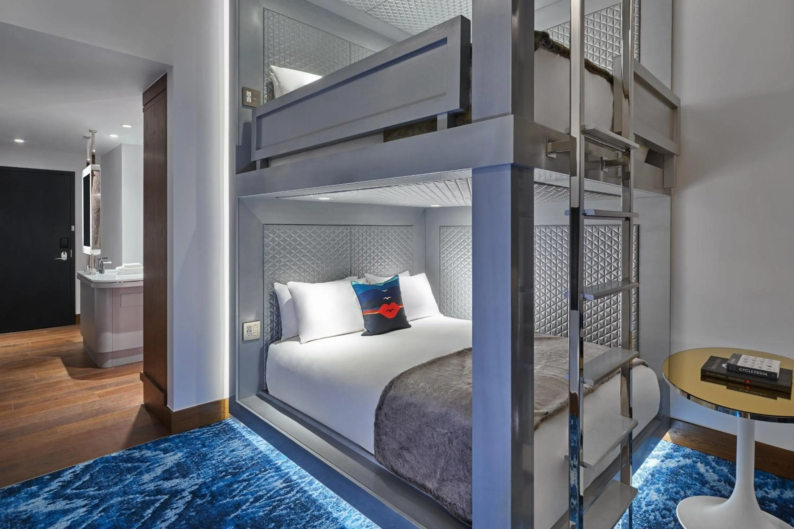 Photo of the whole room, Bed in W Aspen