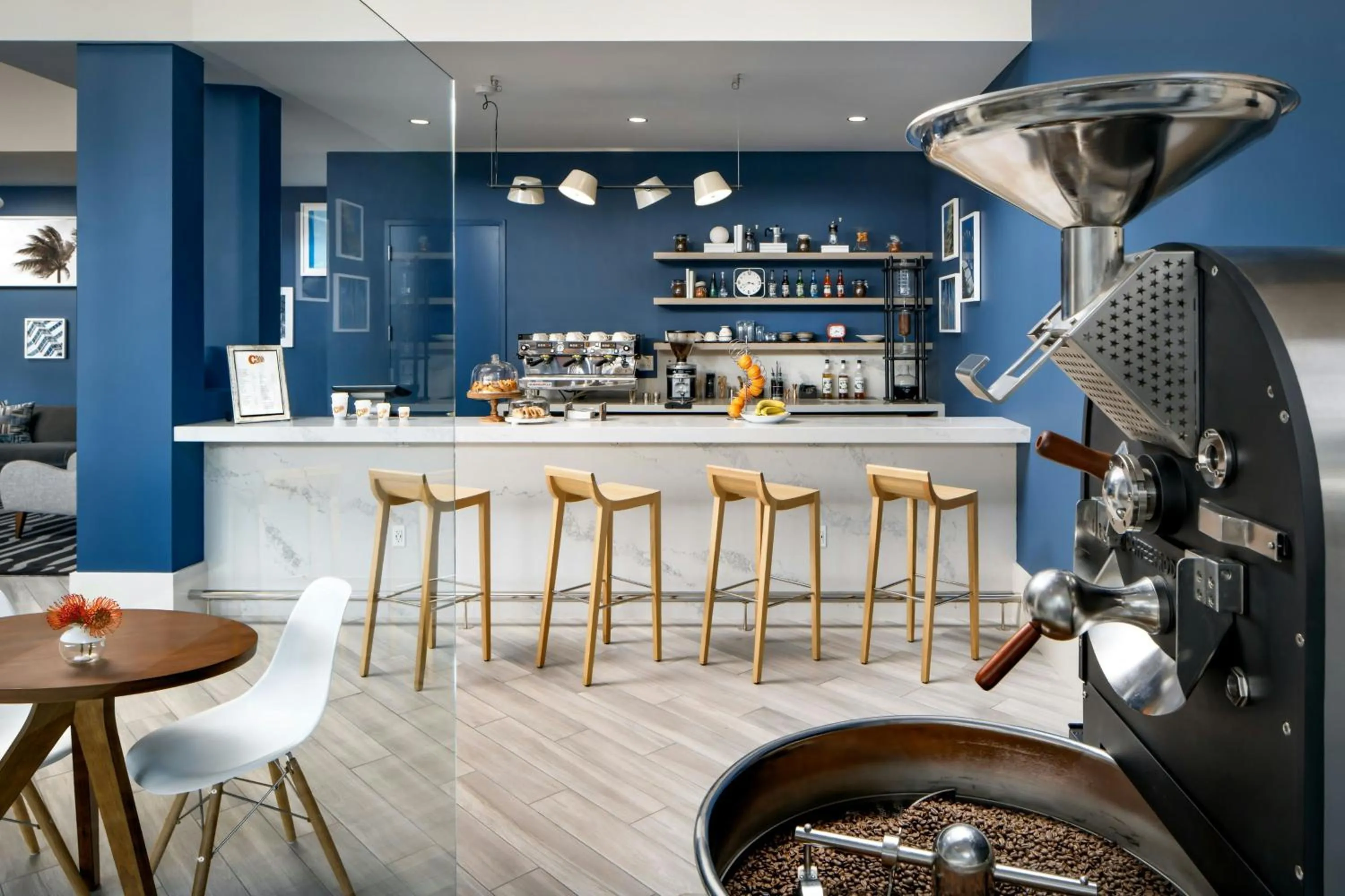 Lounge or bar in Le Meridien Dania Beach at Fort Lauderdale Airport