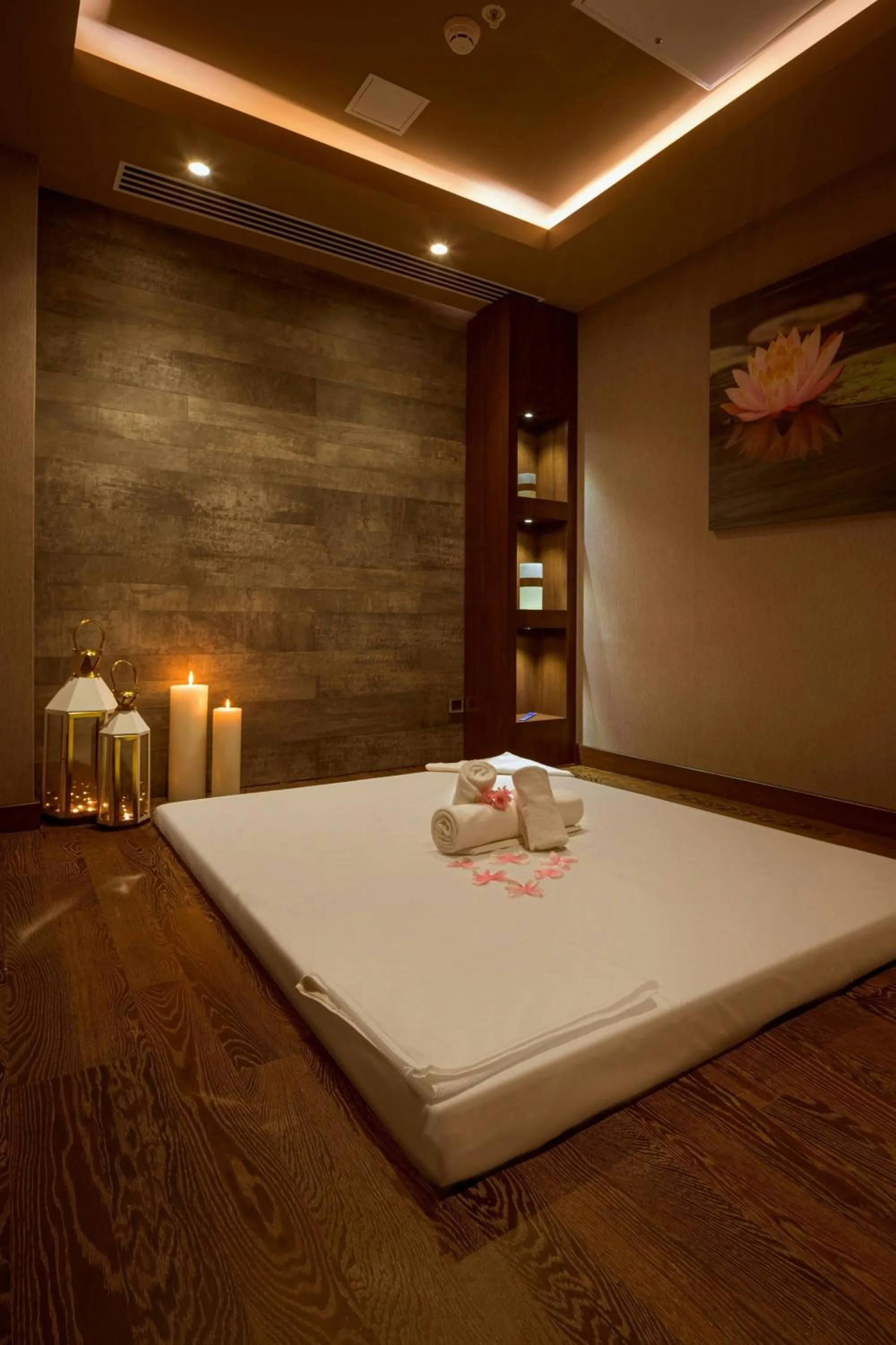 Spa and wellness centre/facilities, Bed in Sheraton Bishkek