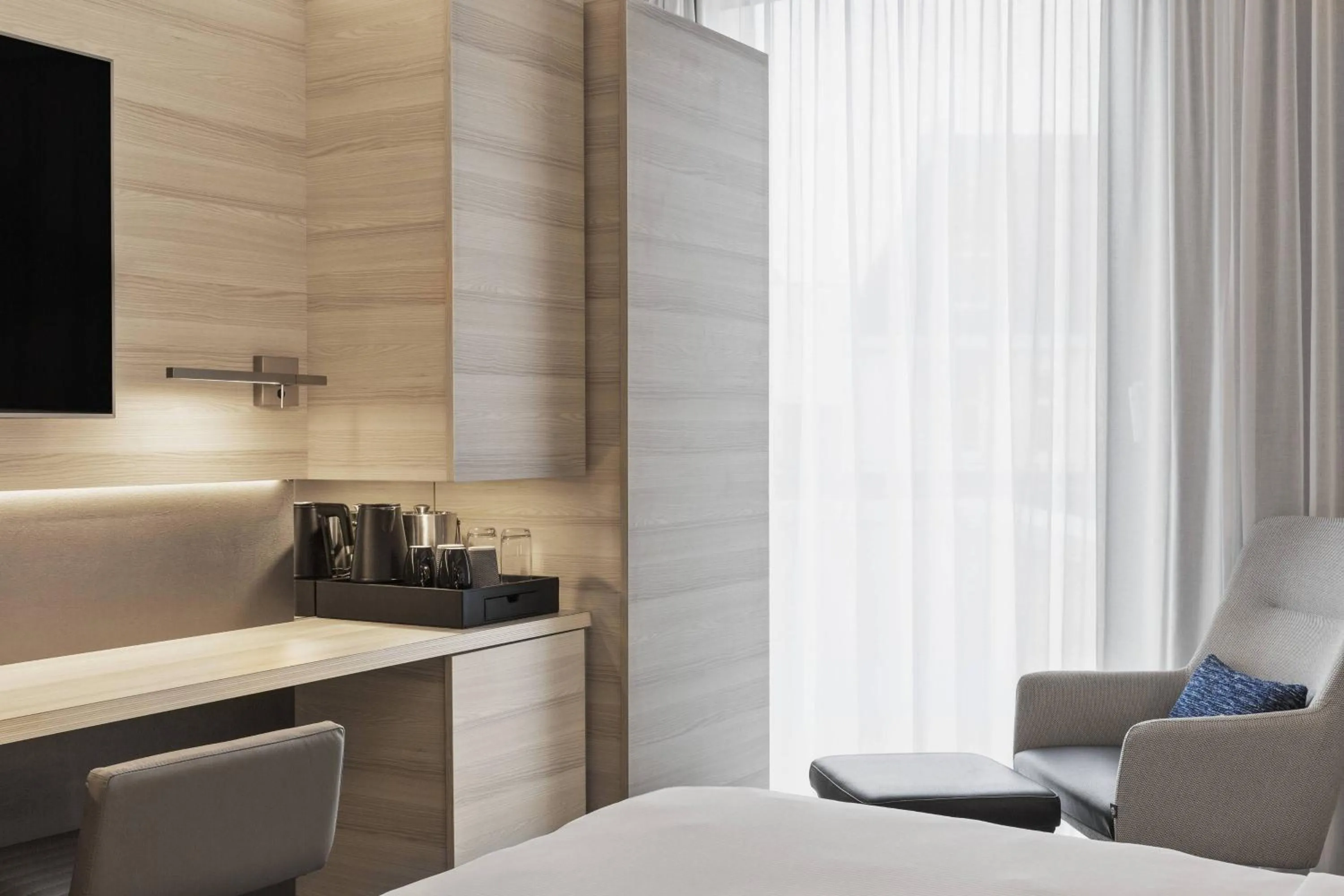 Photo of the whole room in Courtyard by Marriott Hamburg City