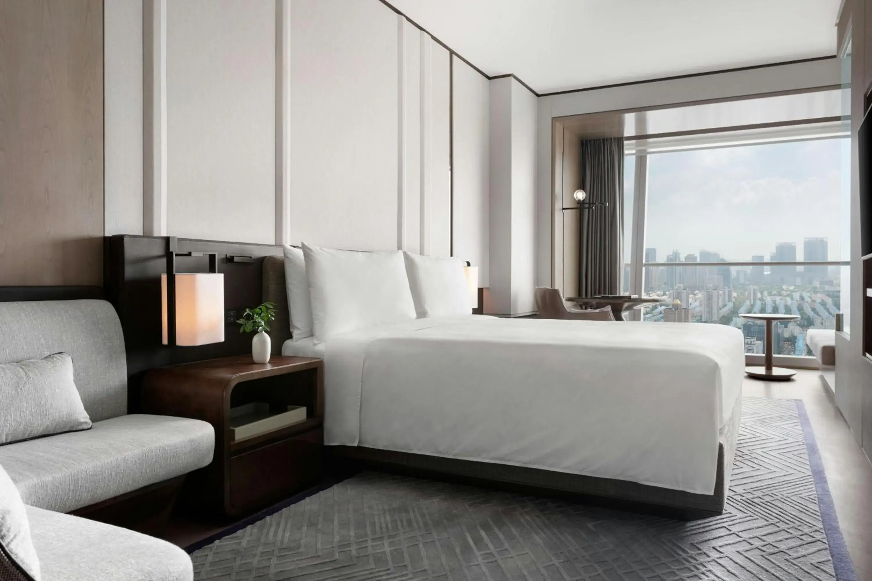 Executive King Room with City View in JW Marriott Marquis Hotel Shanghai Pudong Executive King Room with City View in JW Marriott Marquis Hotel Shanghai Pudong