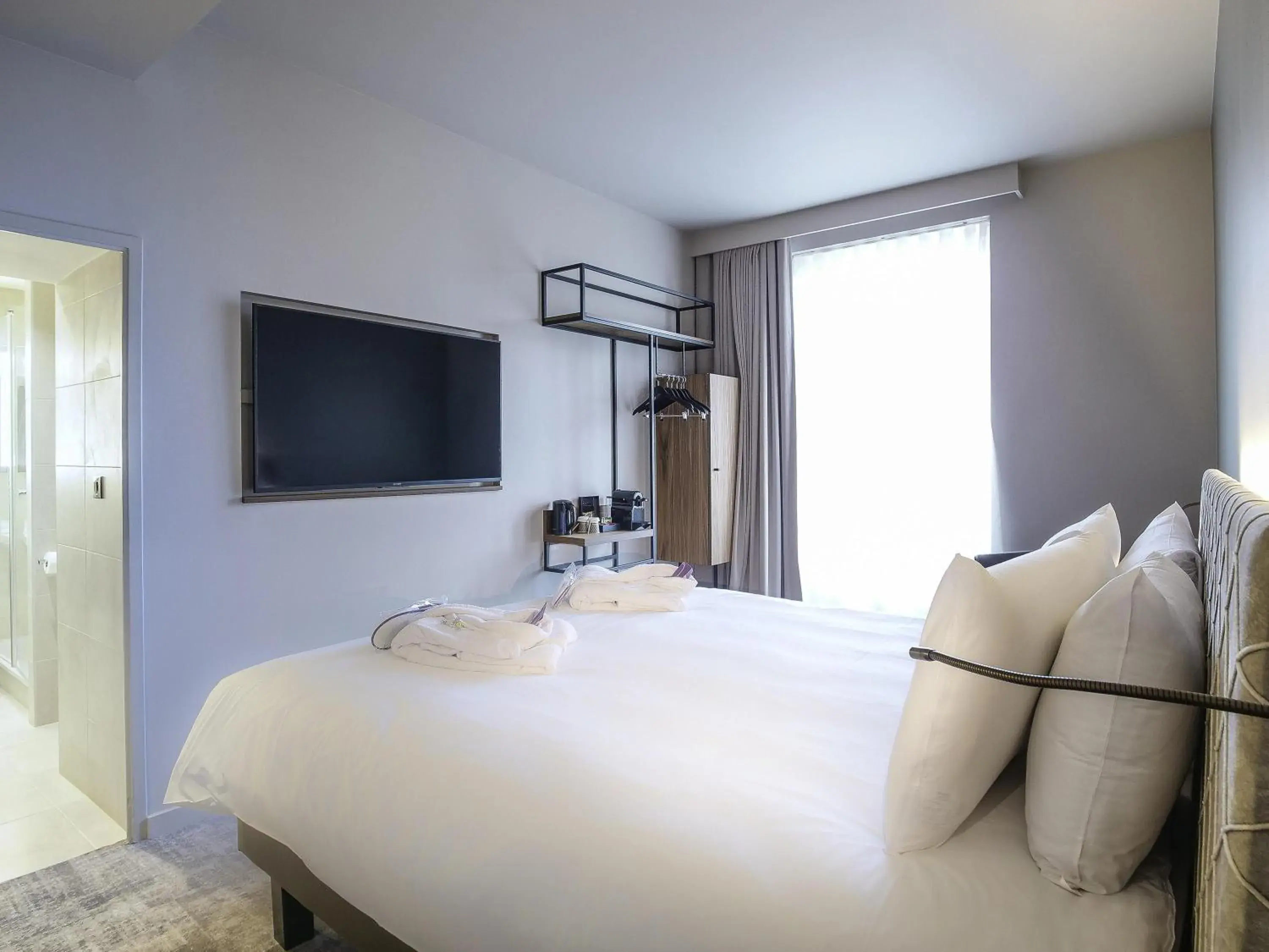 Bedroom, Bed in Mercure Rennes Centre Place Bretagne Bedroom, Bed in Mercure Rennes Centre Place Bretagne