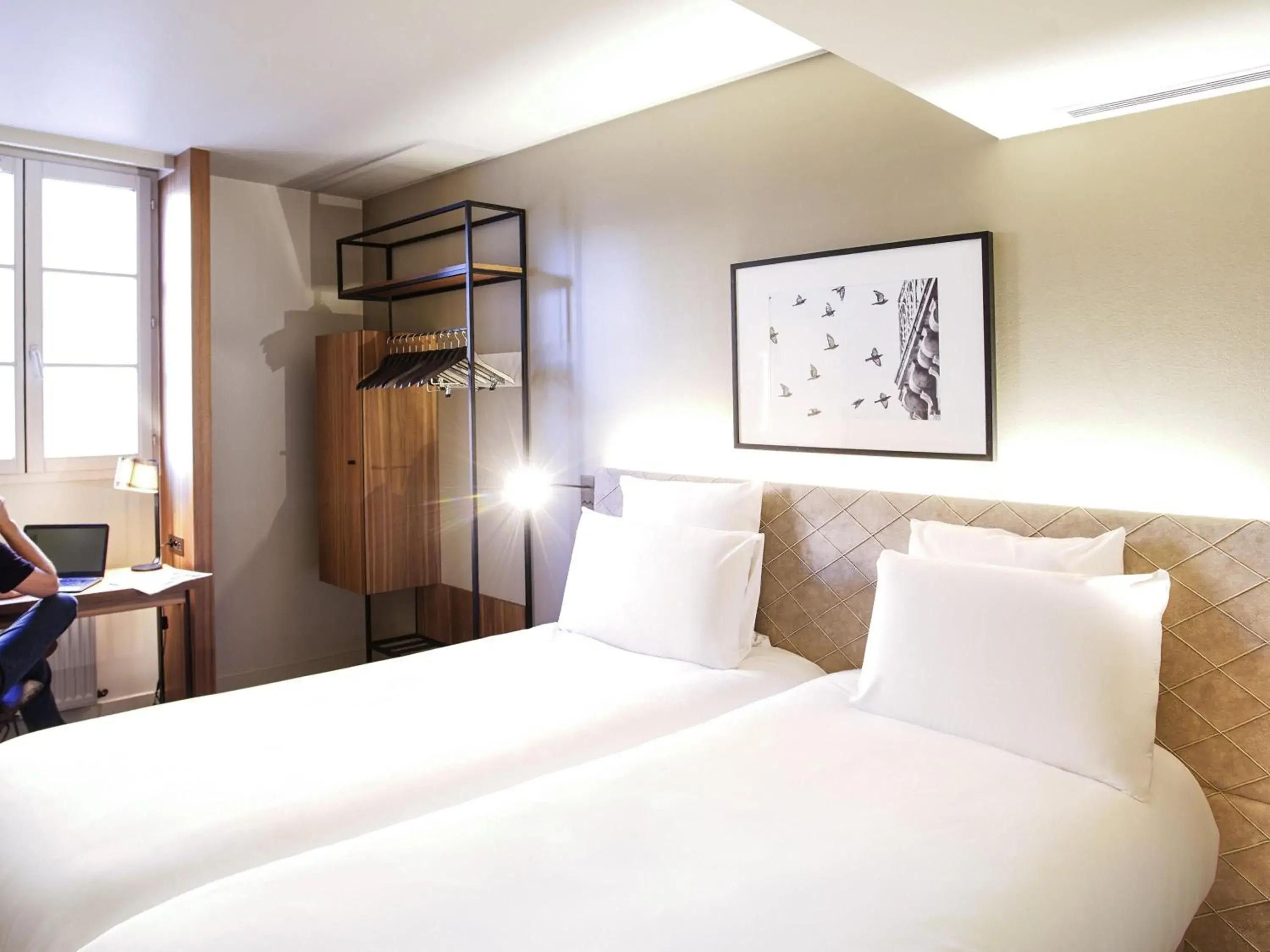 Bedroom, Bed in Mercure Rennes Centre Place Bretagne Bedroom, Bed in Mercure Rennes Centre Place Bretagne