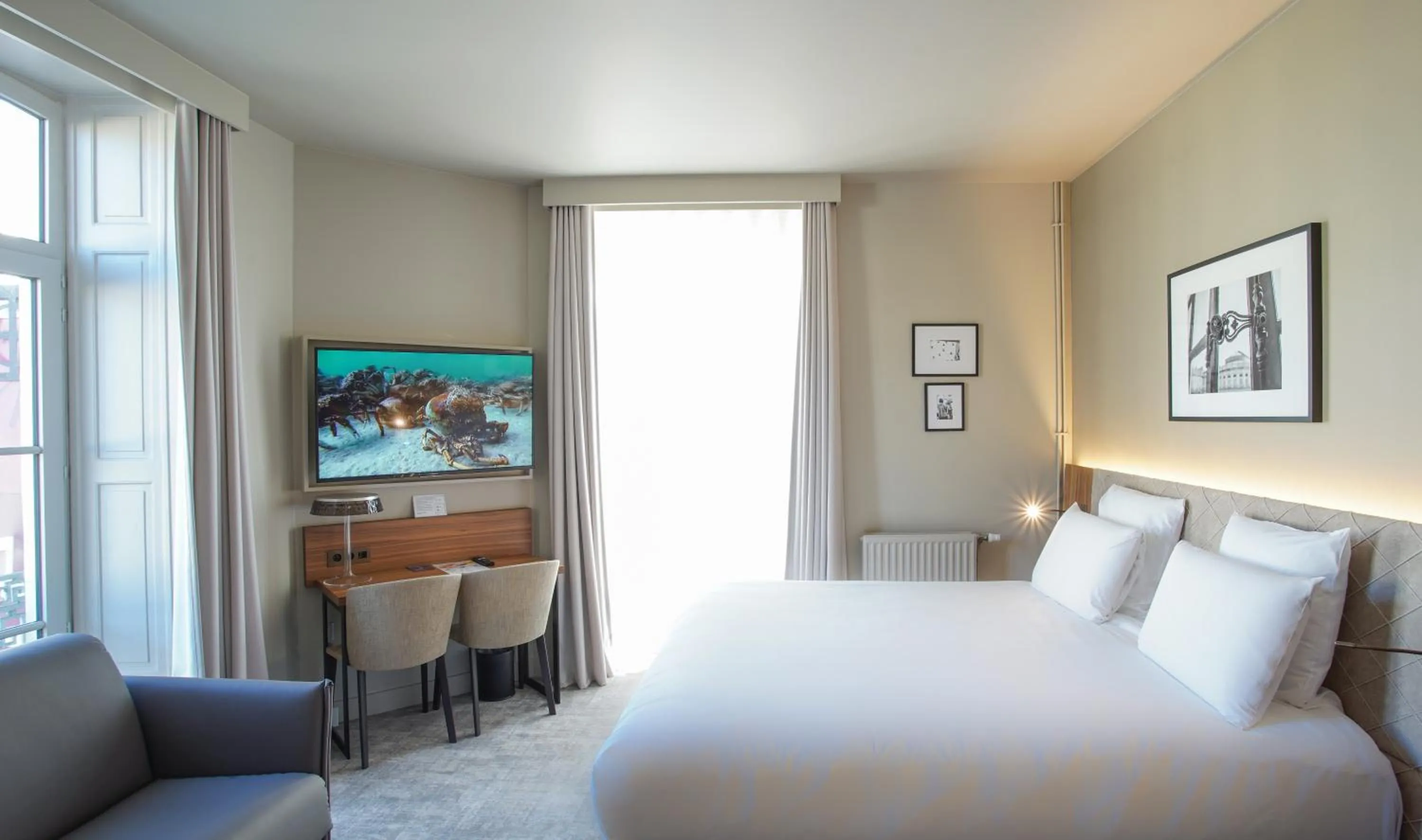 Bed in Mercure Rennes Centre Place Bretagne