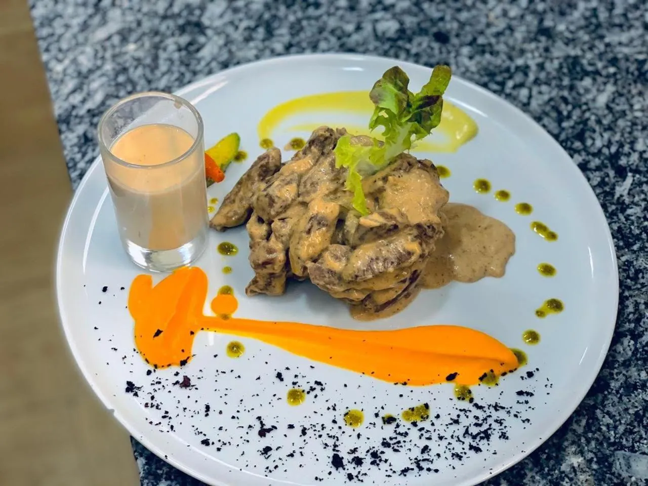 Food and drinks in SBN Suite Hôtel