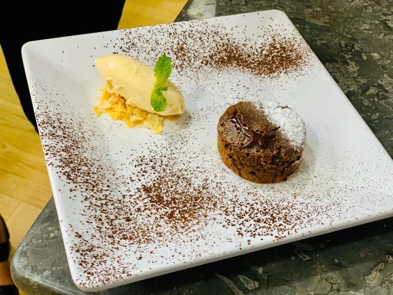 Lunch in SBN Suite Hôtel