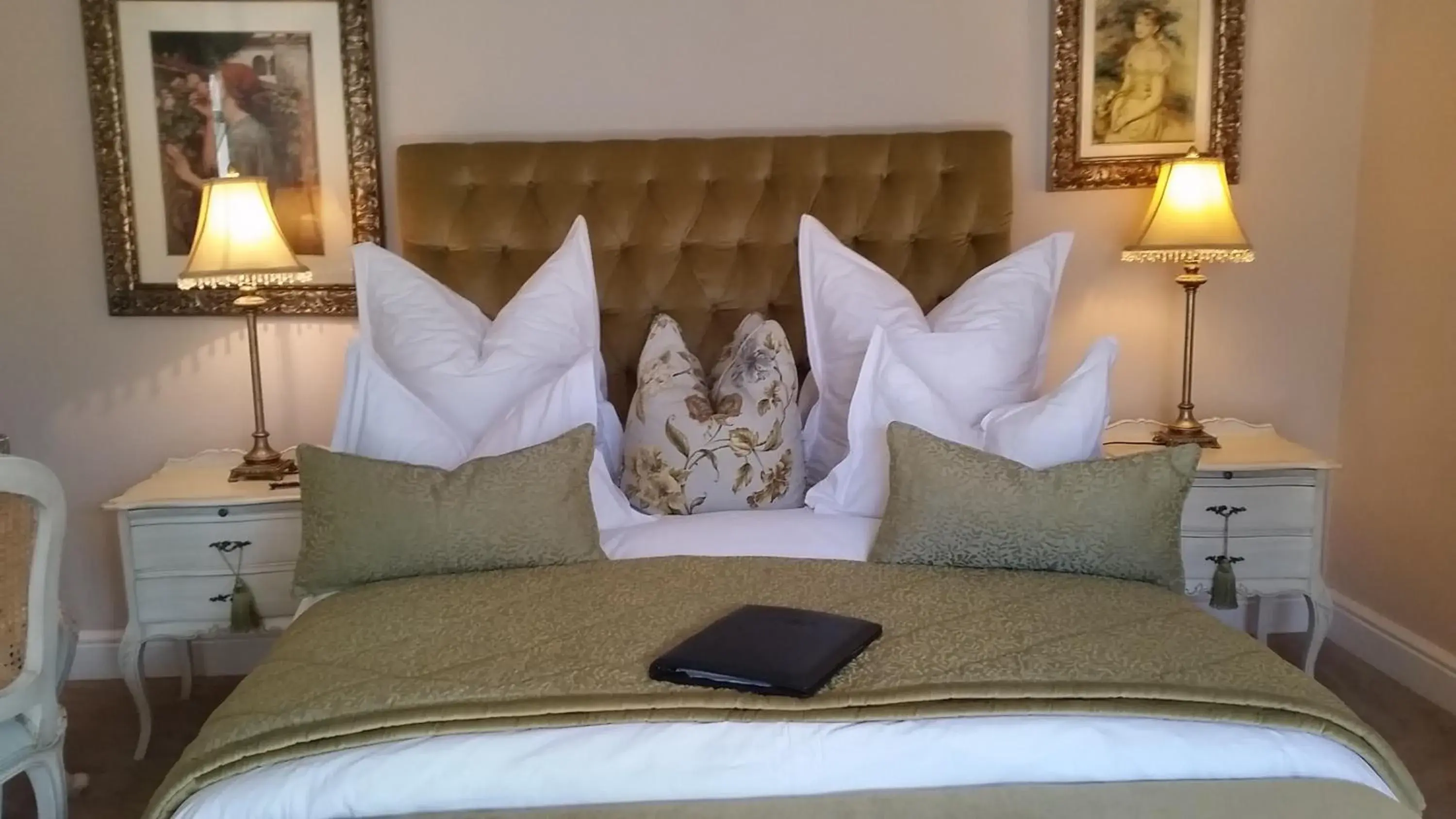 Deluxe Double Room with Garden View (Dunes) - single occupancy in Mt Bijoux Preferred Accommodation Deluxe Double Room with Garden View (Dunes) - single occupancy in Mt Bijoux Preferred Accommodation