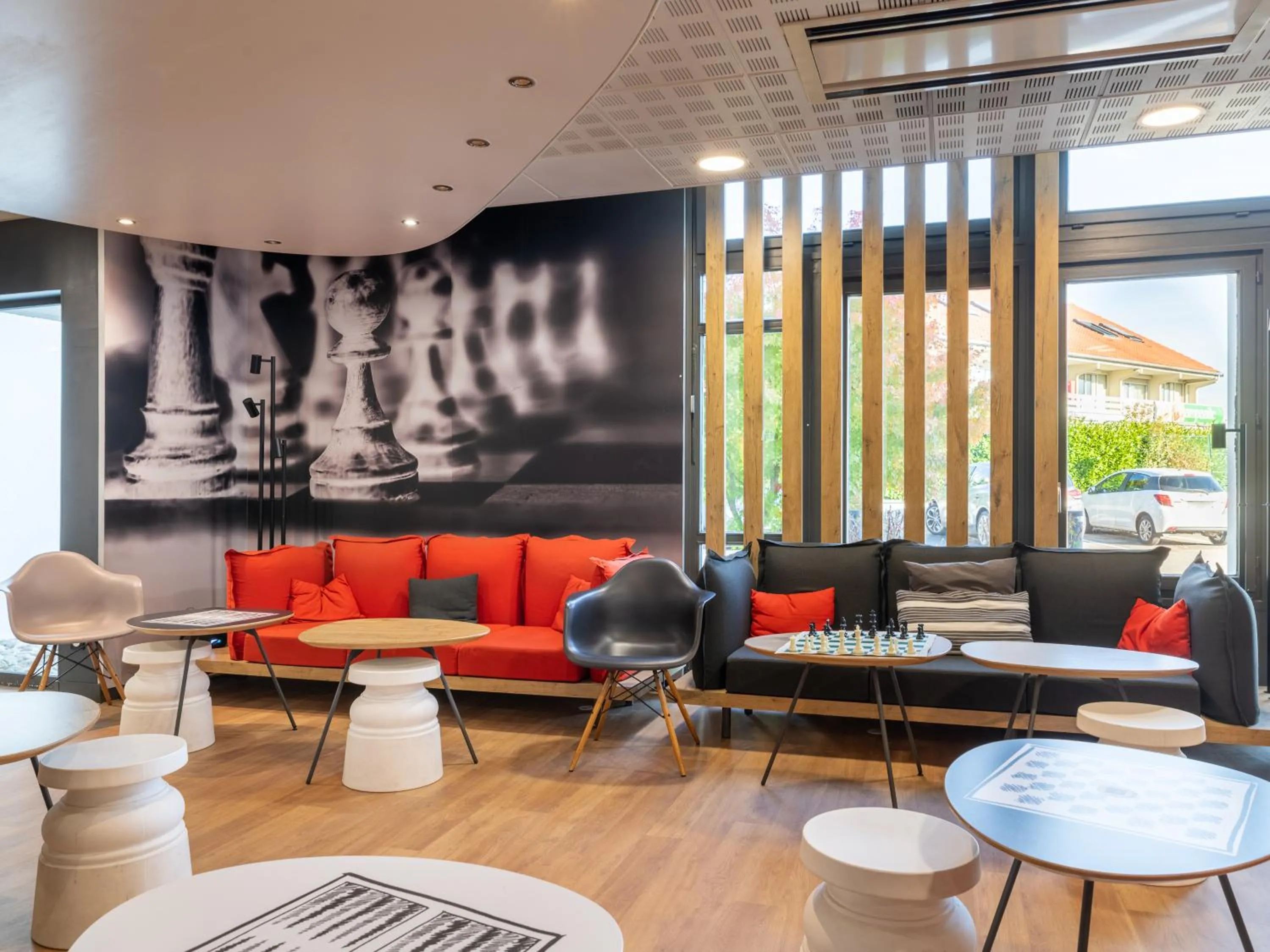 Lobby or reception in B&B HOTEL Lyon Eurexpo Bron