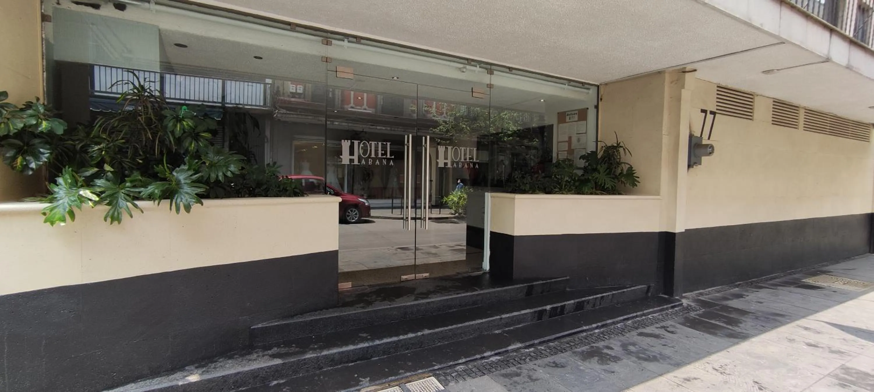 Property building in Hotel Habana