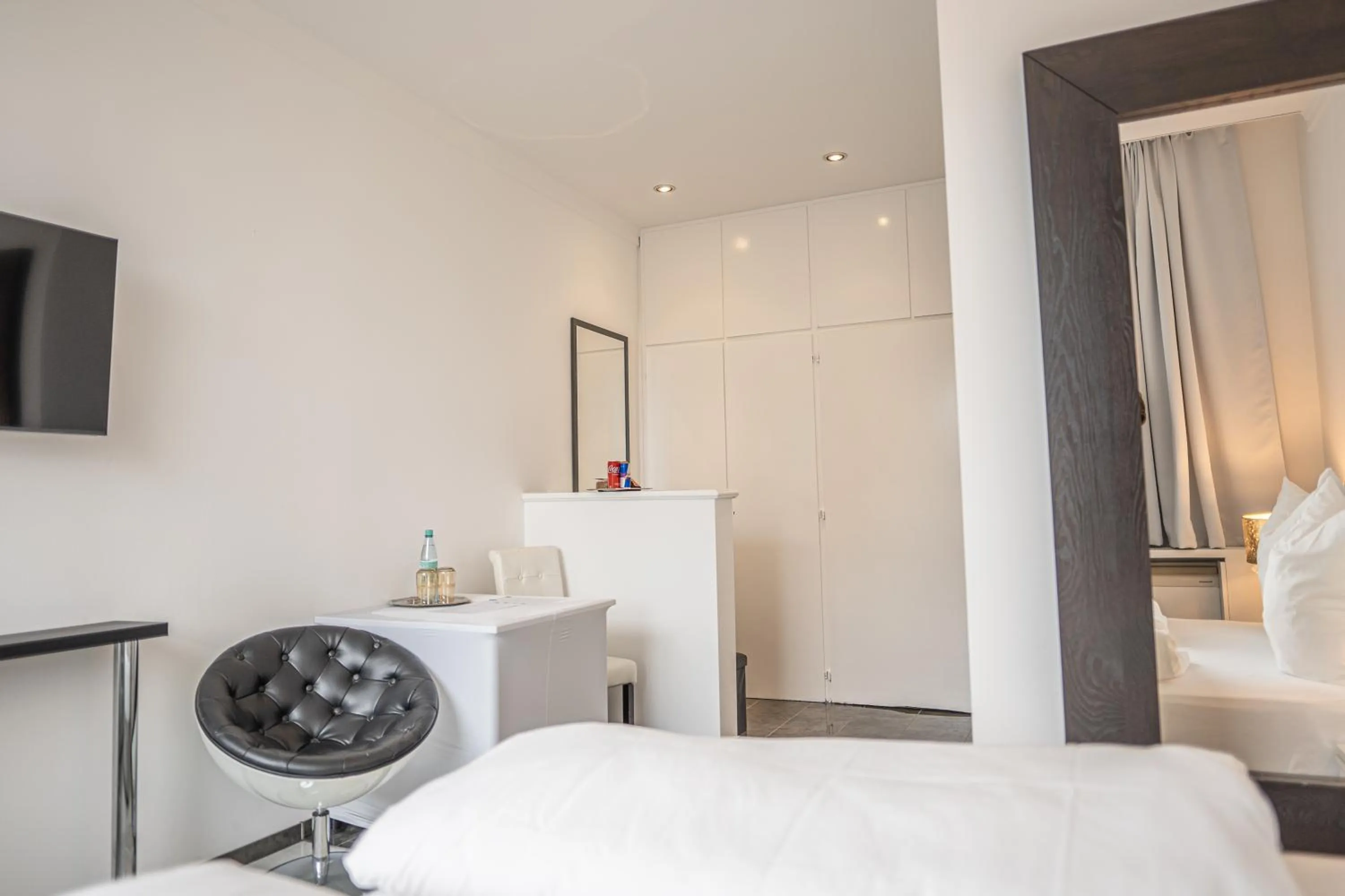 Seating area, Bed in VILLA BOWDY