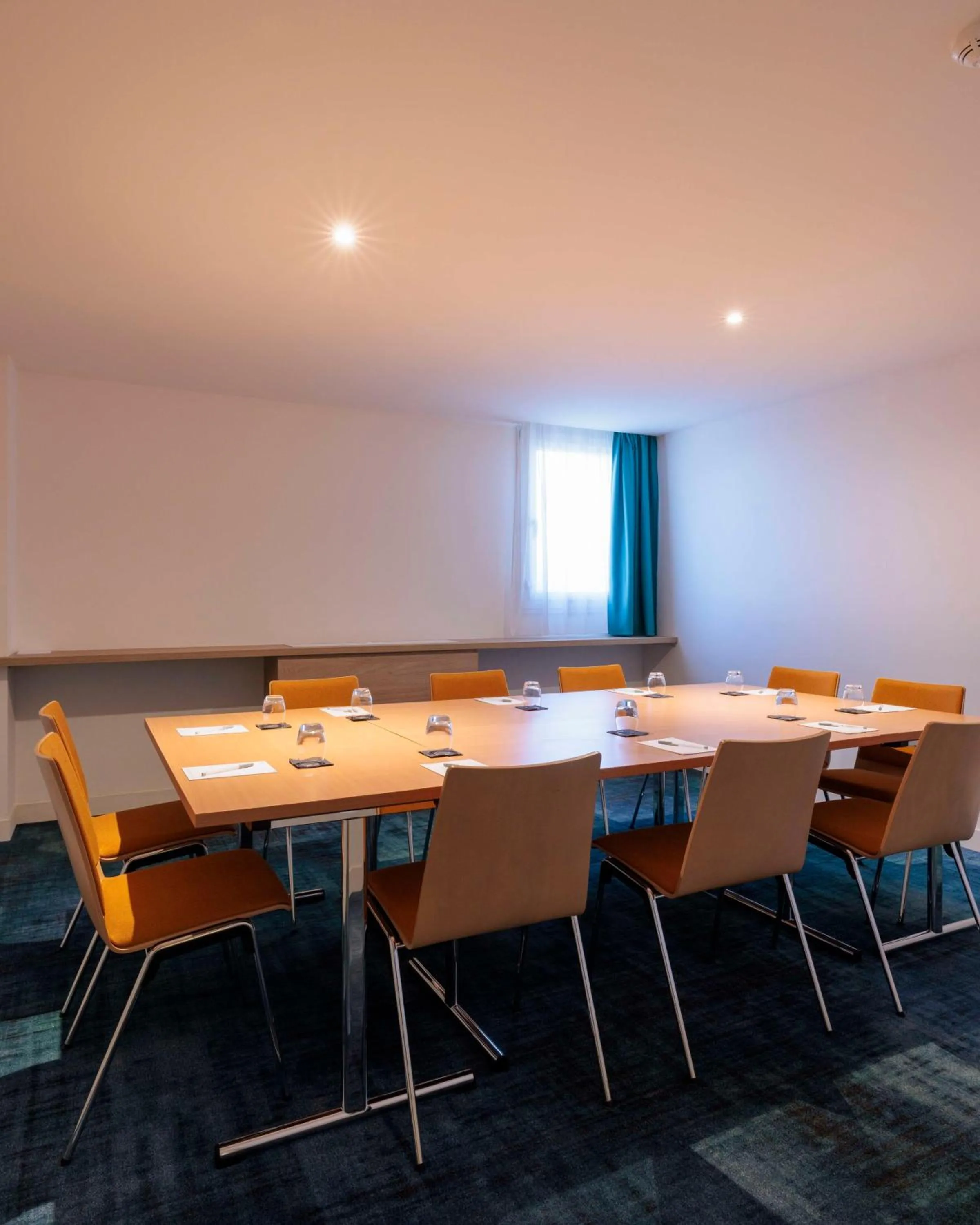 Meeting/conference room in Hilton Garden Inn Marseille Provence Airport