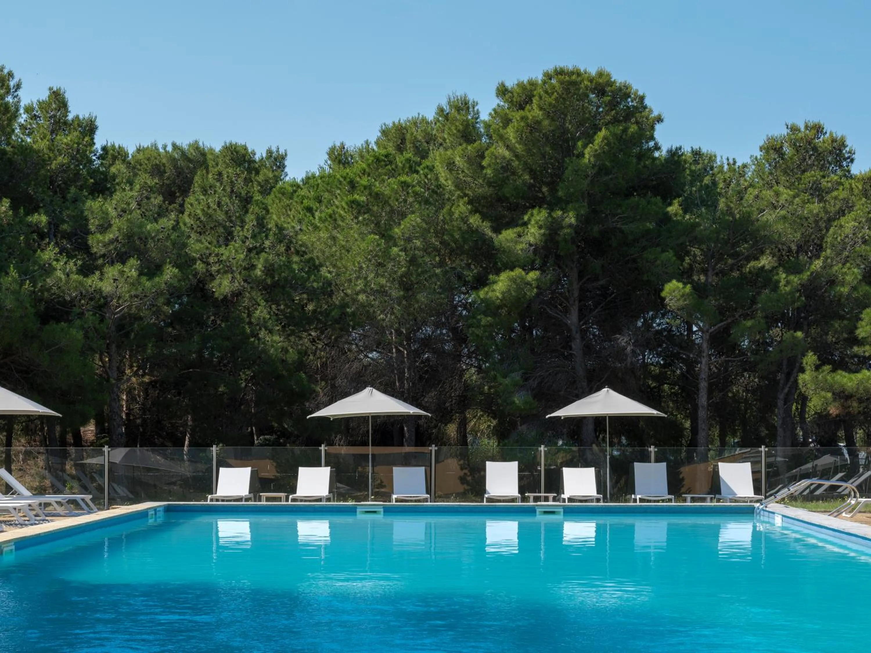 Swimming pool in Hilton Garden Inn Marseille Provence Airport
