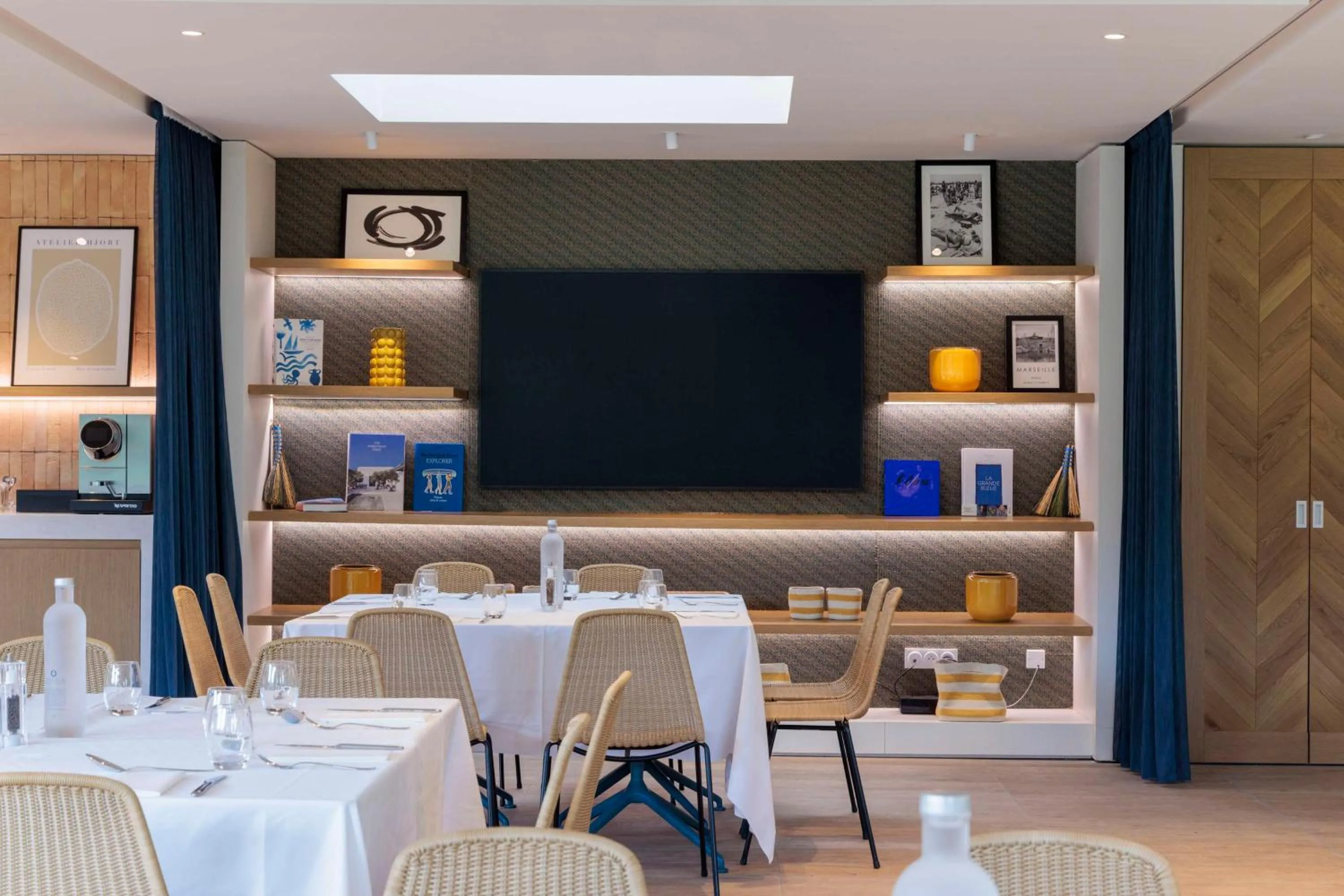 Meeting/conference room in Hilton Garden Inn Marseille Provence Airport