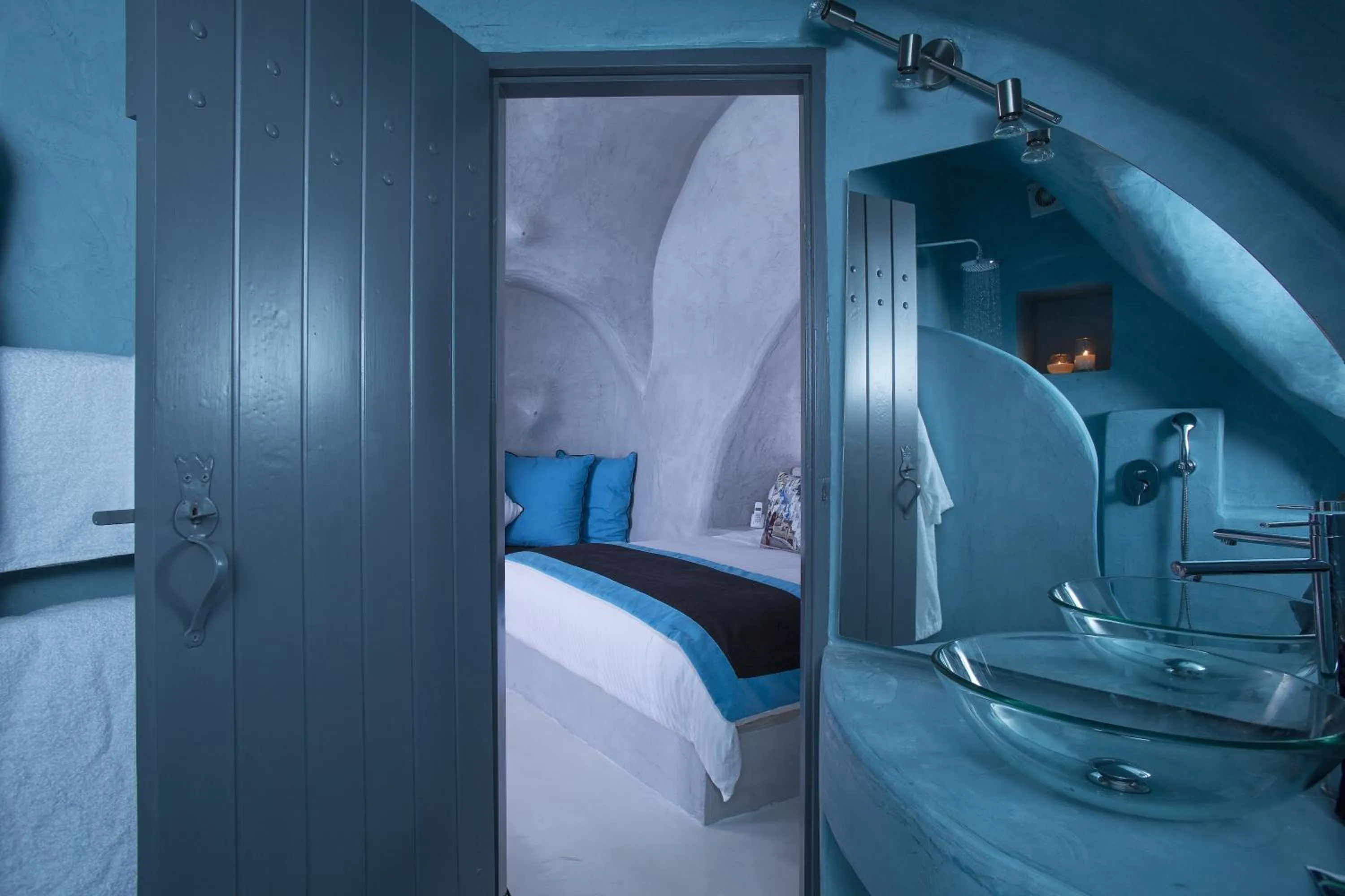 Decorative detail, Bed in Alta Vista Suites