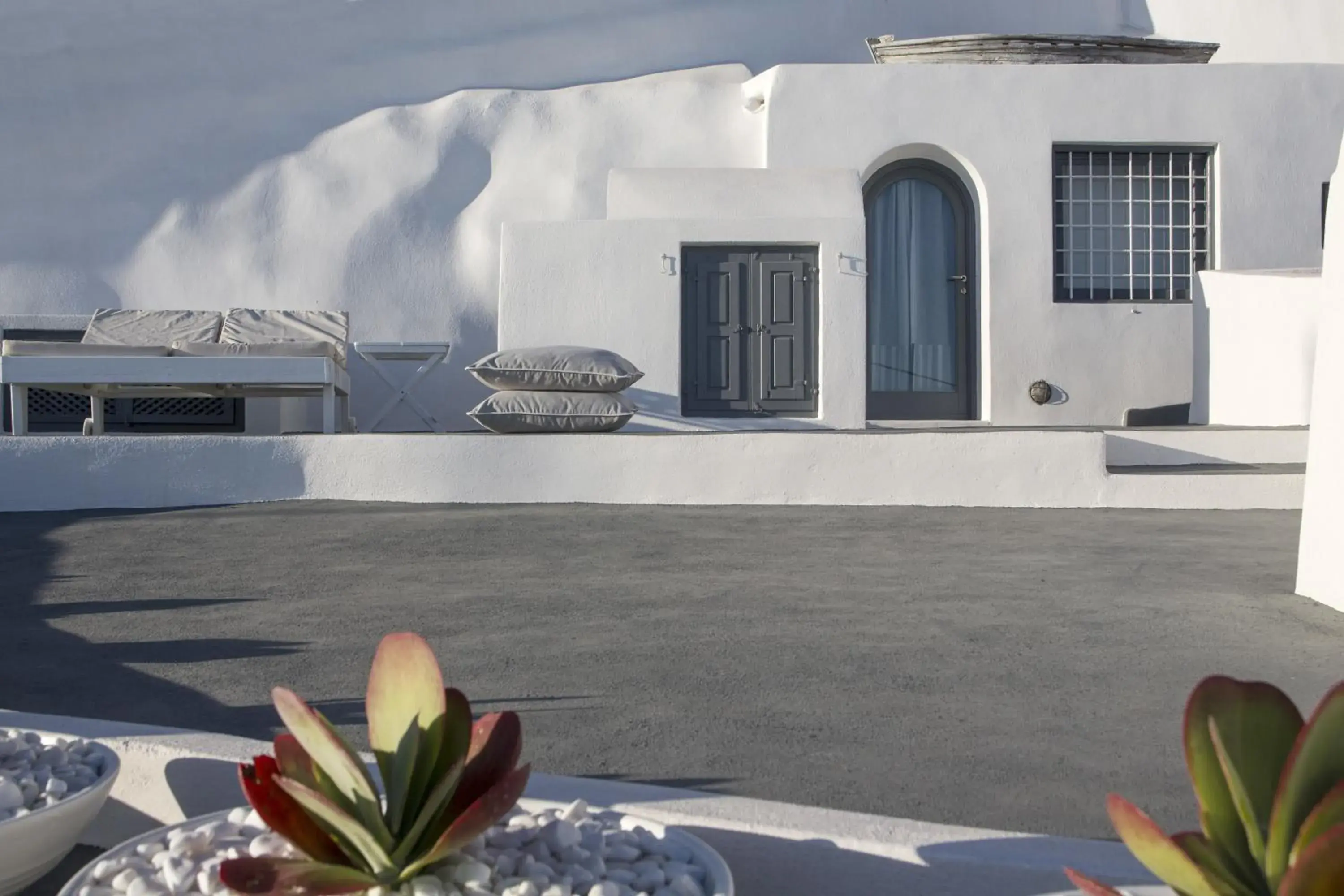 Property building in Alta Vista Suites Property building in Alta Vista Suites