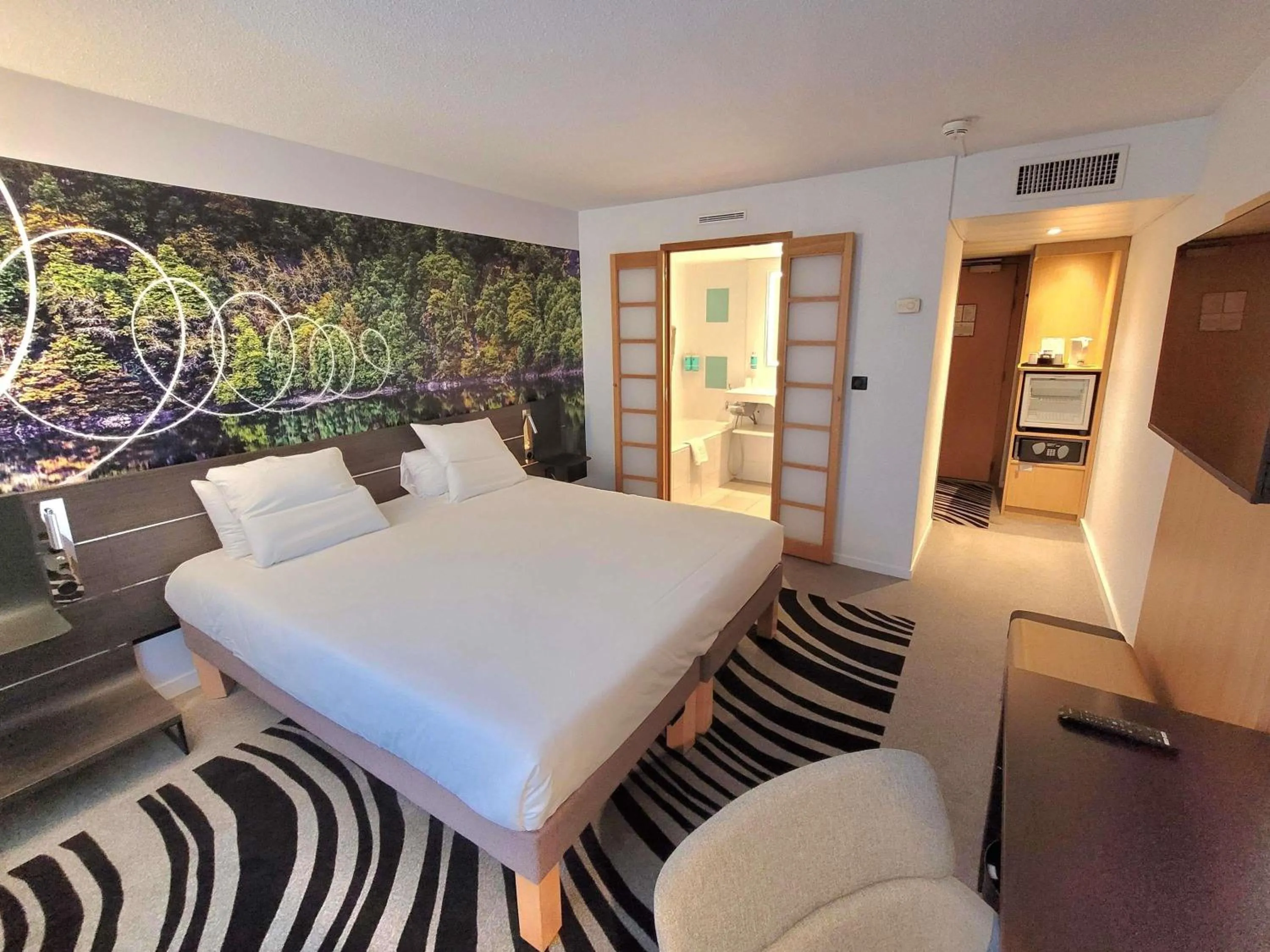 Bedroom, Bed in Novotel Lille Centre Grand Place