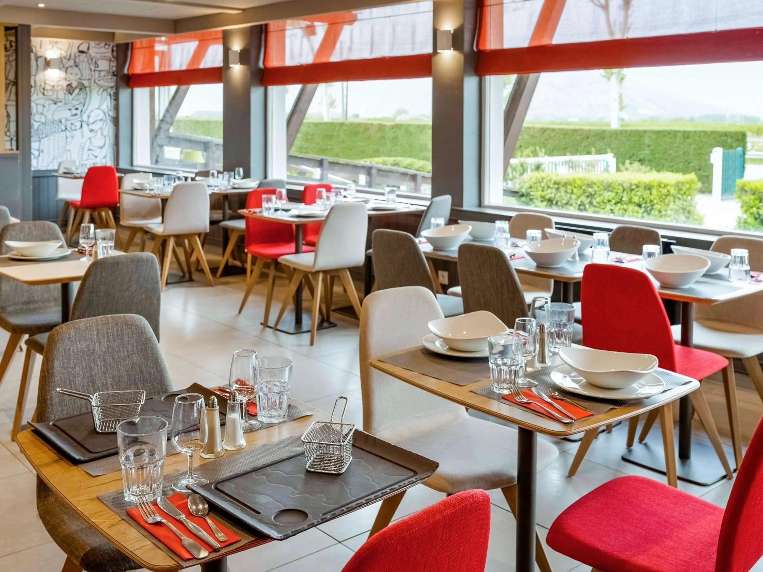Restaurant/places to eat in ibis Saint Rambert d'Albon
