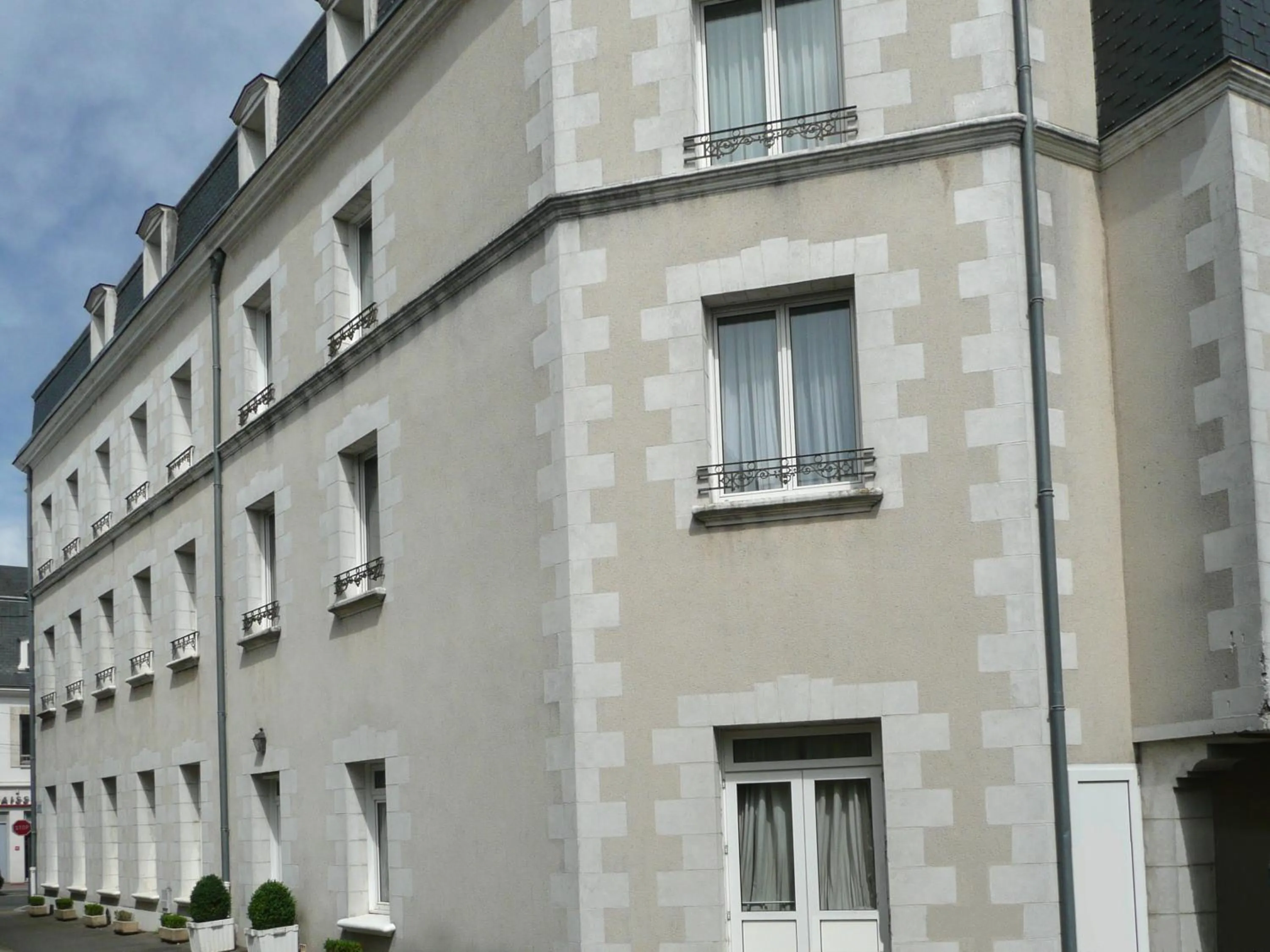 Facade/entrance in Hotel Vendome - BW Signature Collection