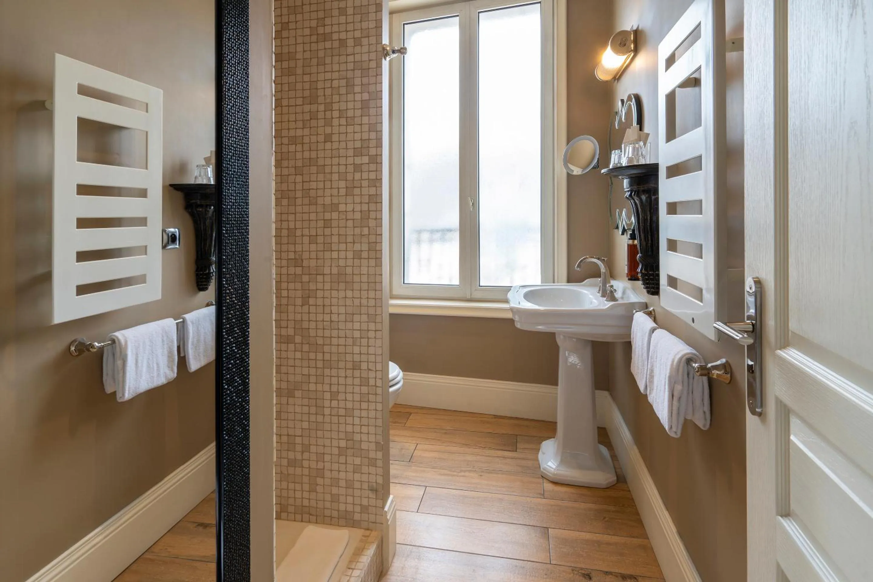Bathroom in Hotel Vendome - BW Signature Collection