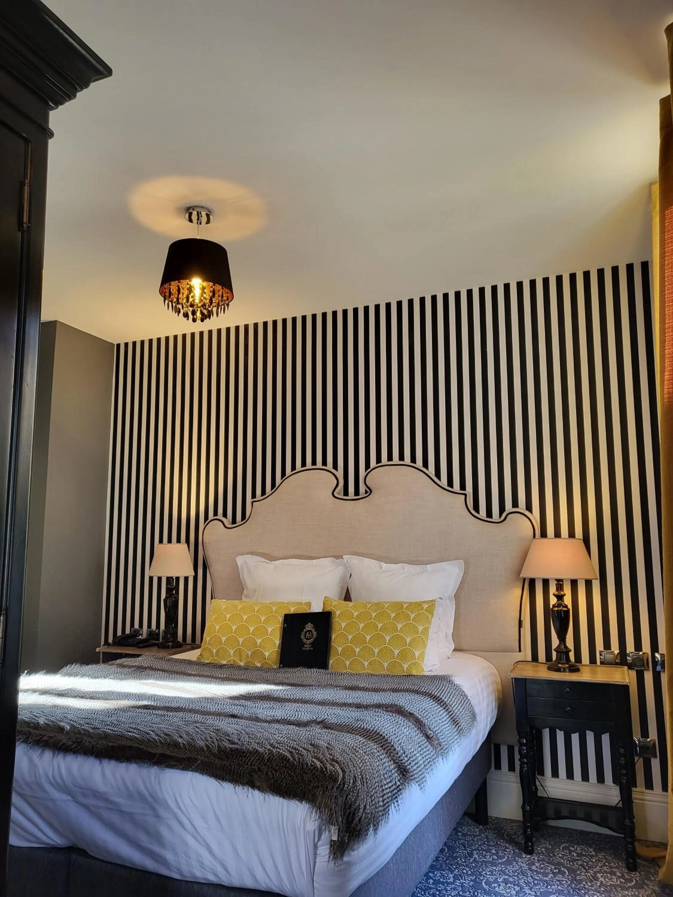 Bed in Hotel Vendome - BW Signature Collection