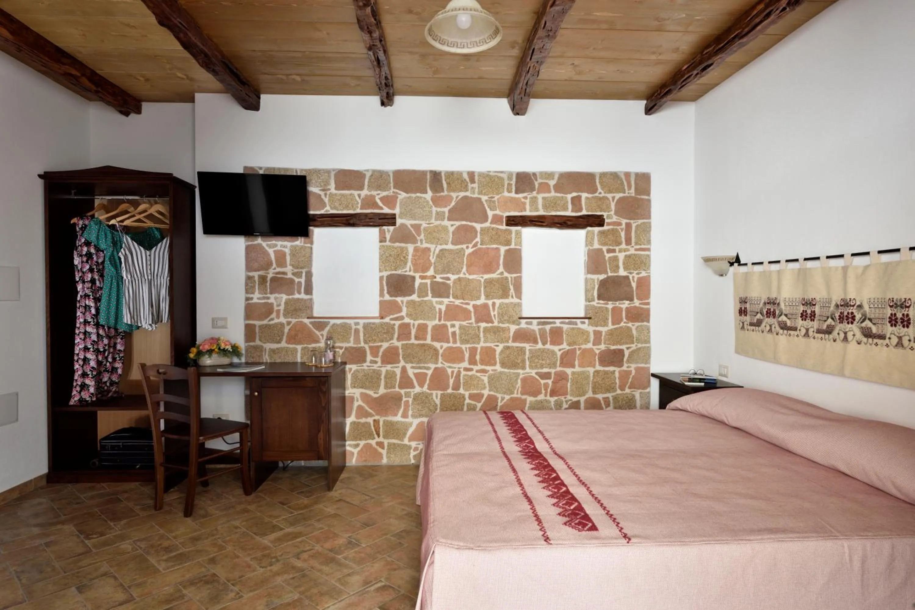 Photo of the whole room, Bed in Hotel Goloritzé