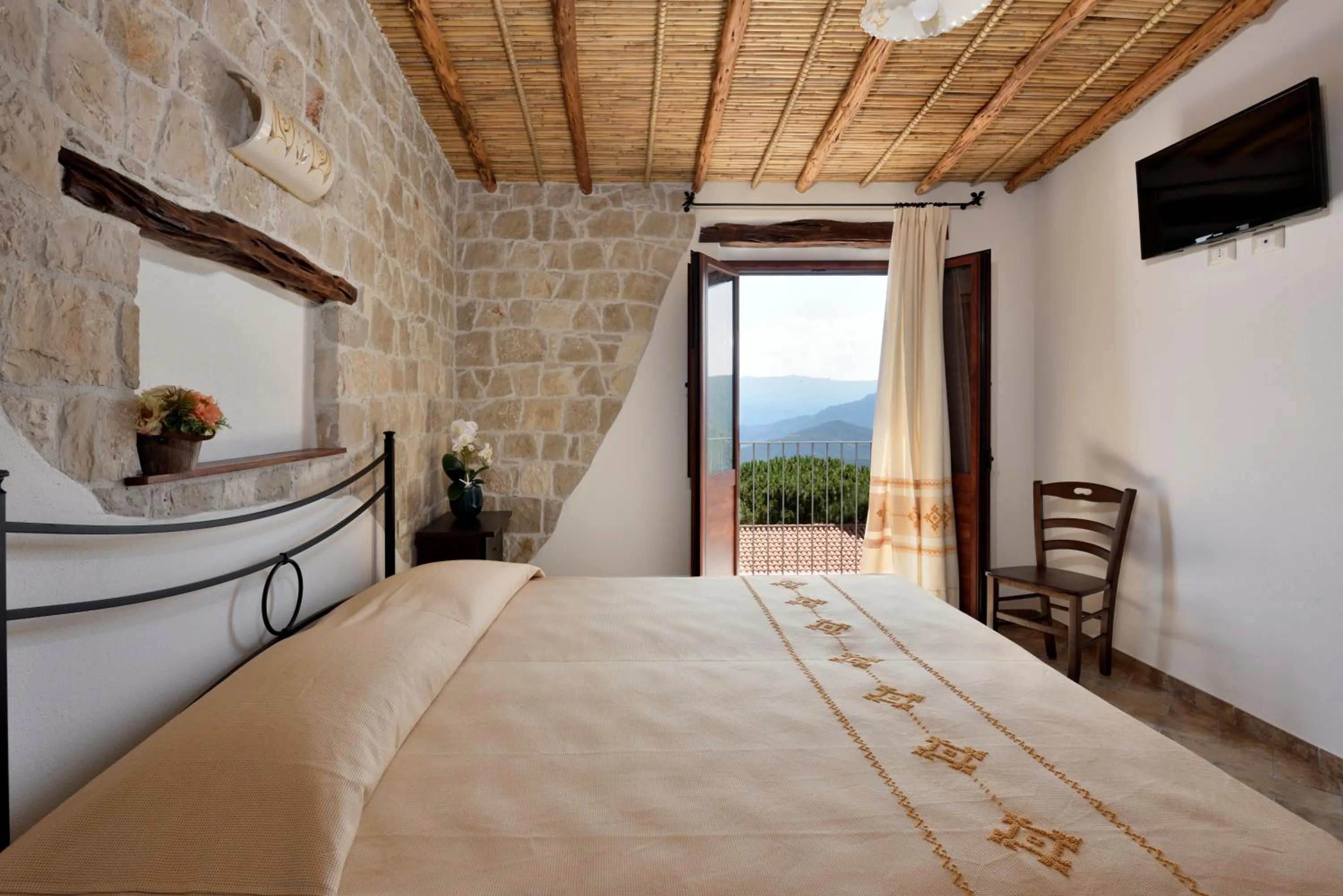 Photo of the whole room, Bed in Hotel Goloritzé