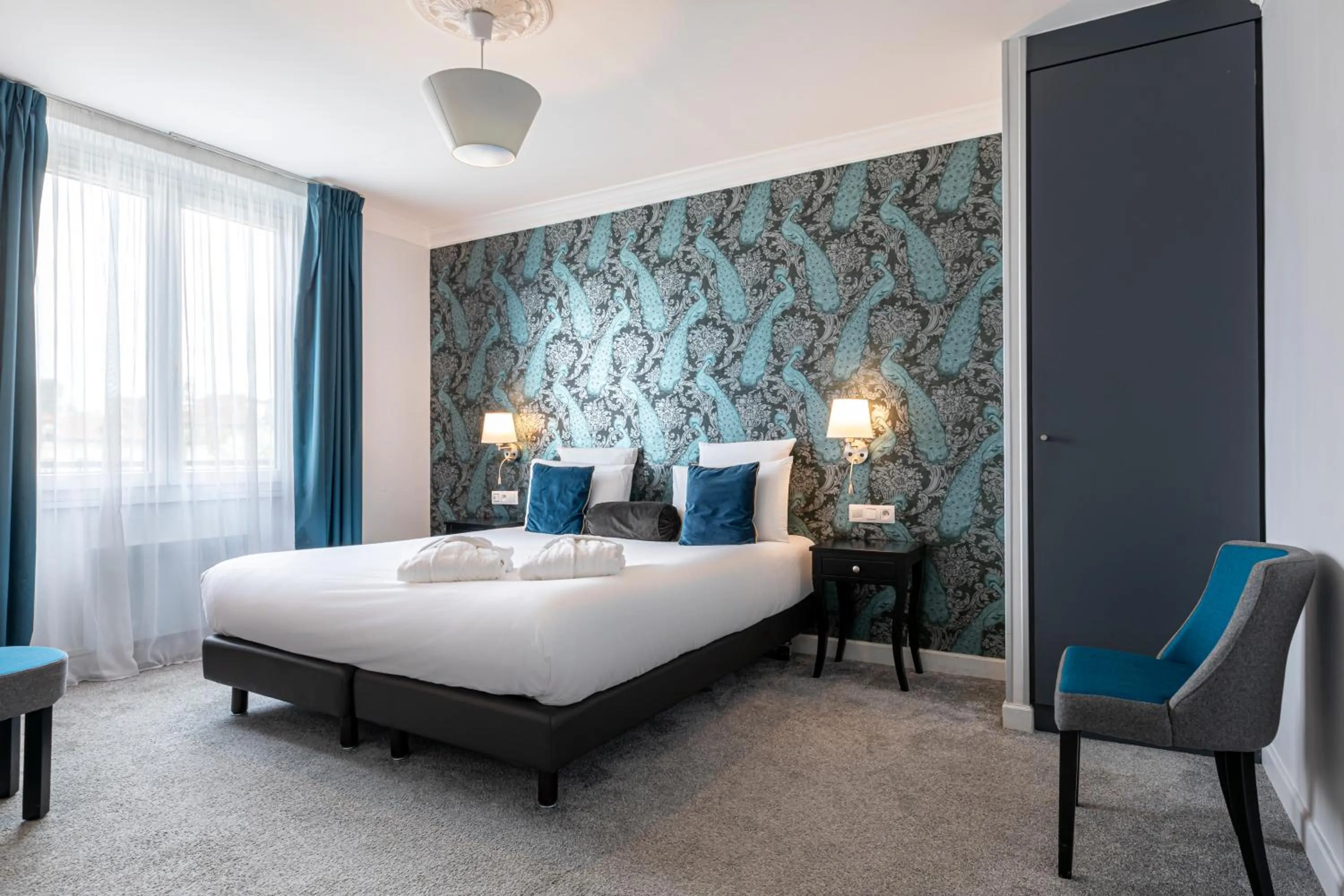 Bedroom, Bed in Mercure Paris Saint Cloud Hippodrome
