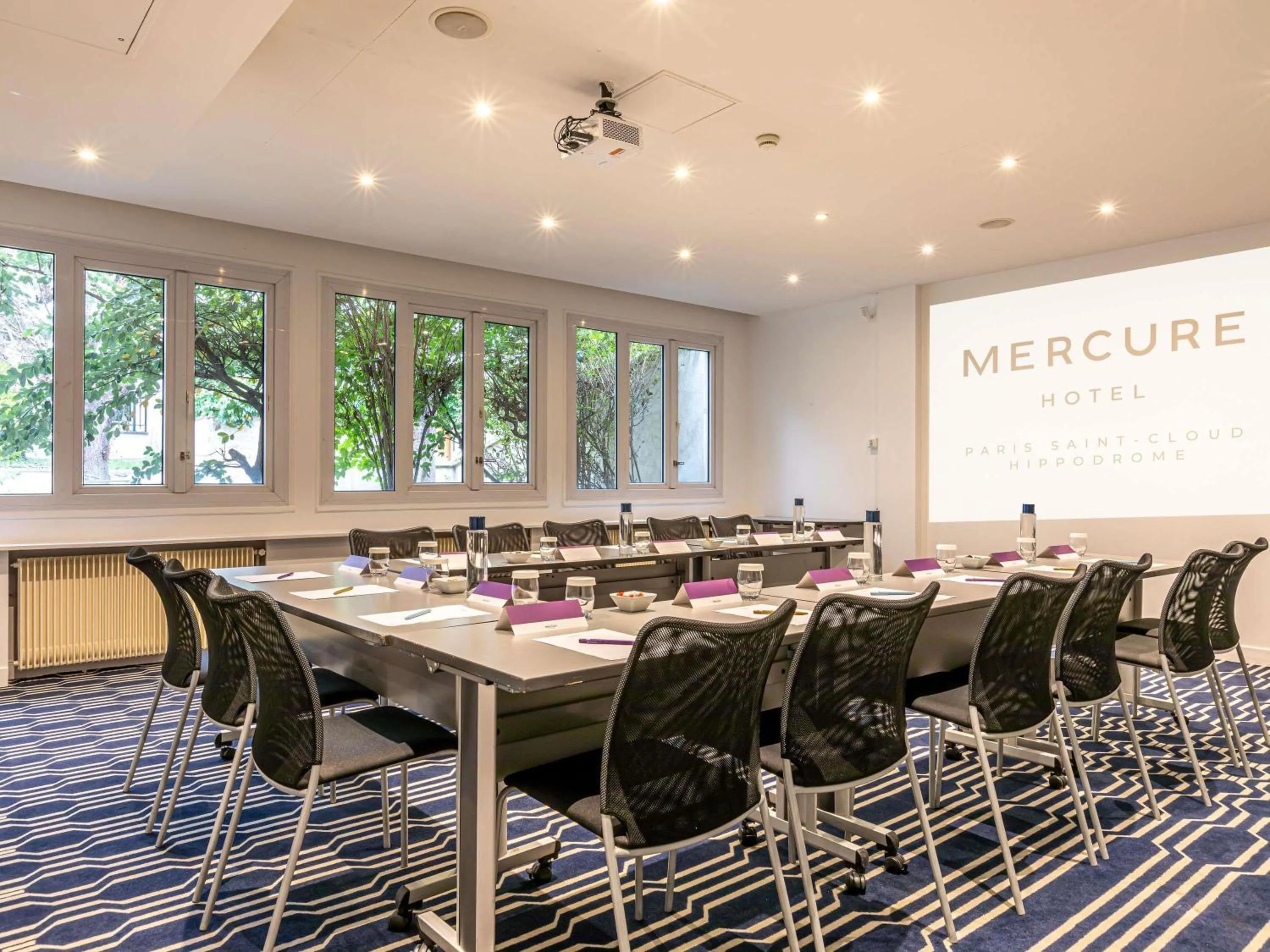 Meeting/conference room in Mercure Paris Saint Cloud Hippodrome