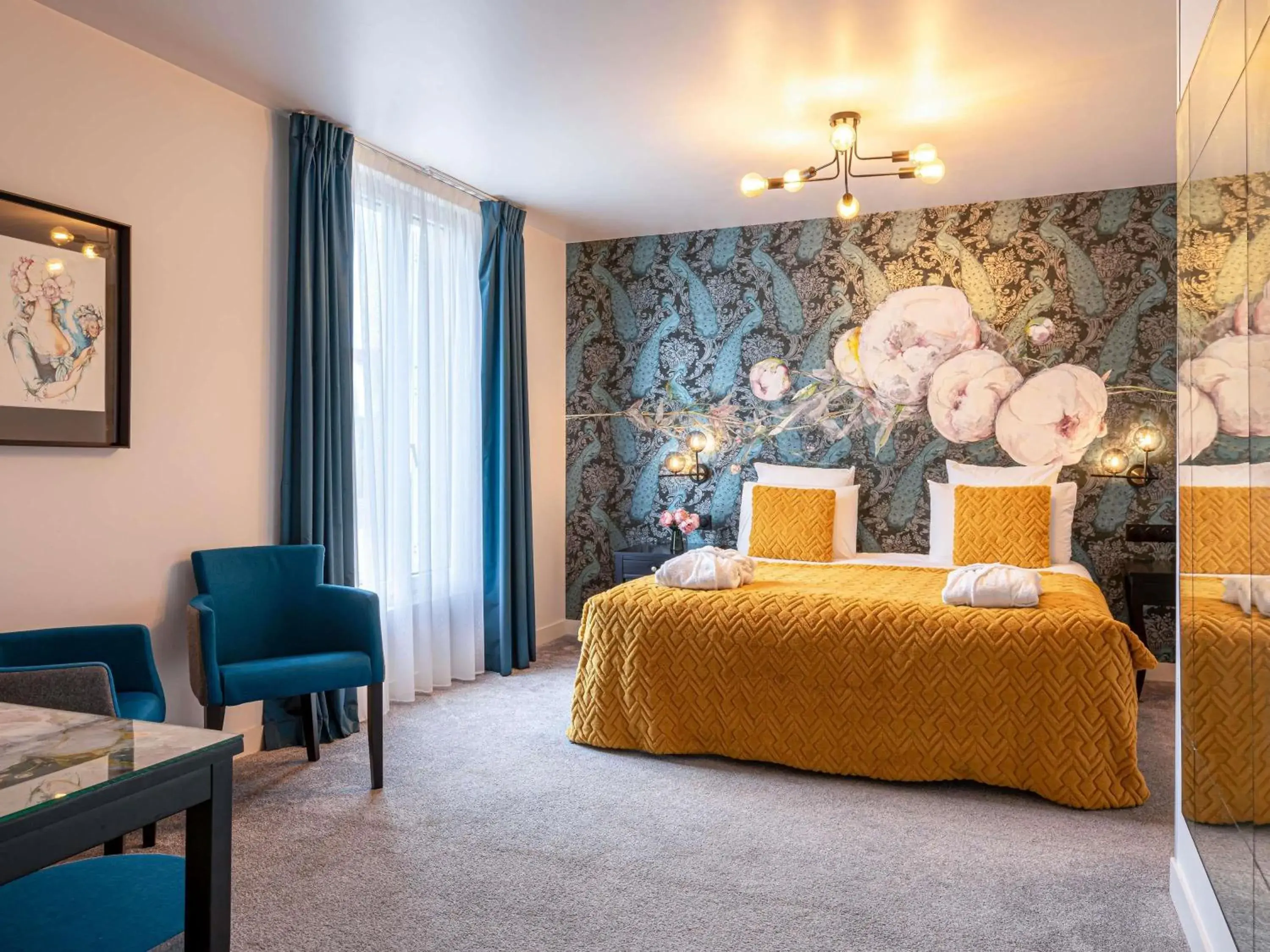 Bedroom, Bed in Mercure Paris Saint Cloud Hippodrome Bedroom, Bed in Mercure Paris Saint Cloud Hippodrome