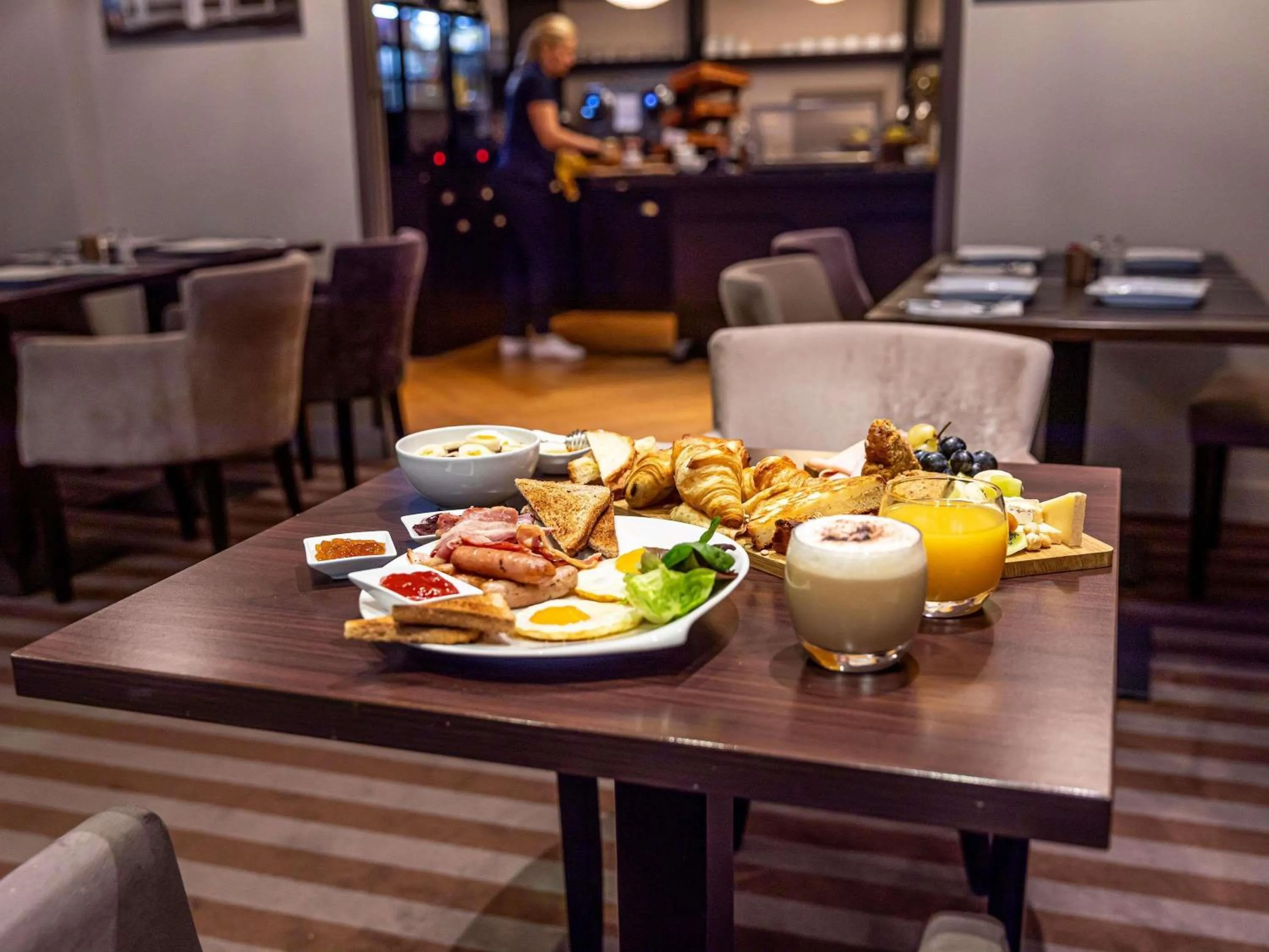 Breakfast in Mercure Paris Saint Cloud Hippodrome