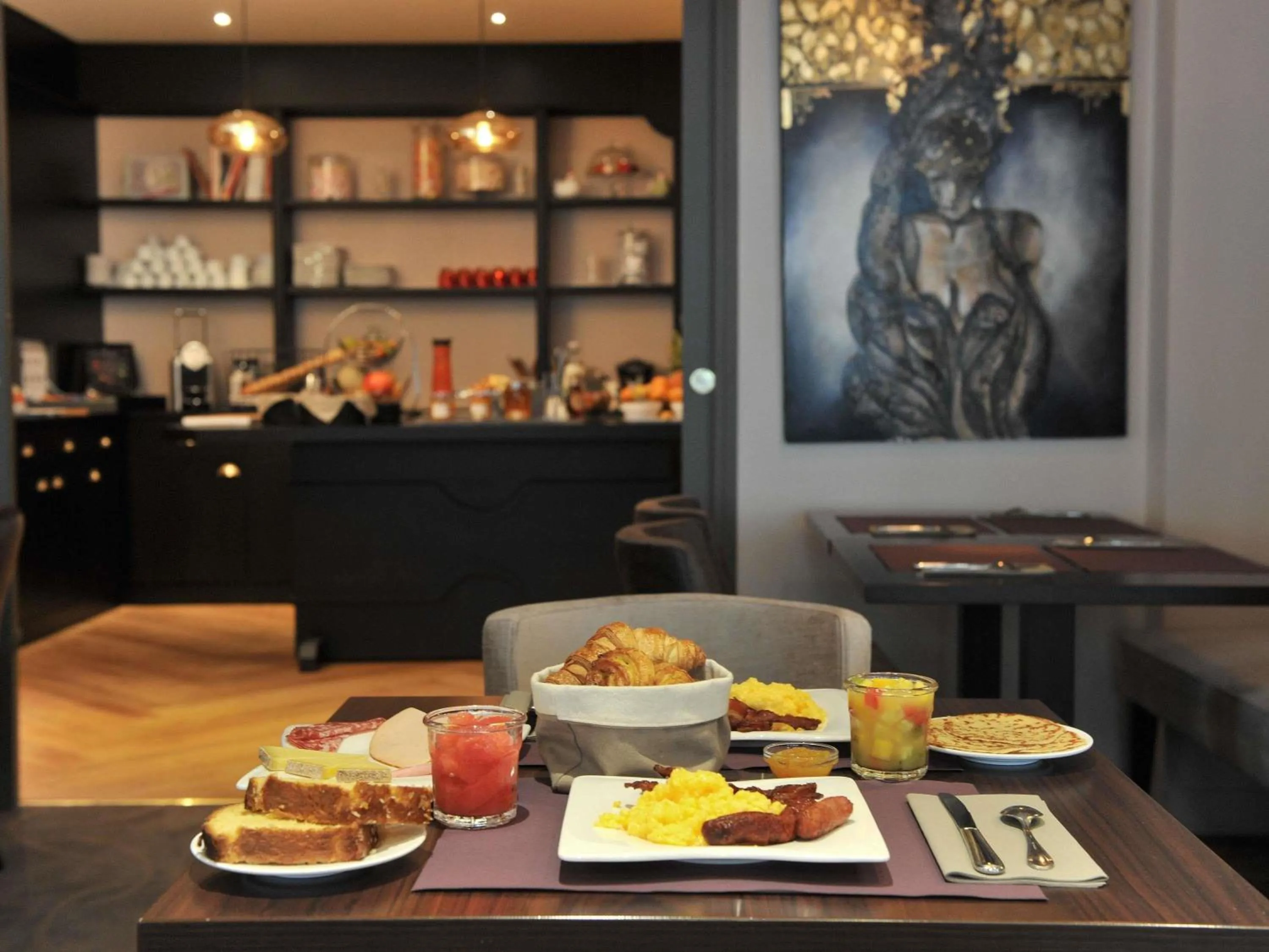 Breakfast in Mercure Paris Saint Cloud Hippodrome