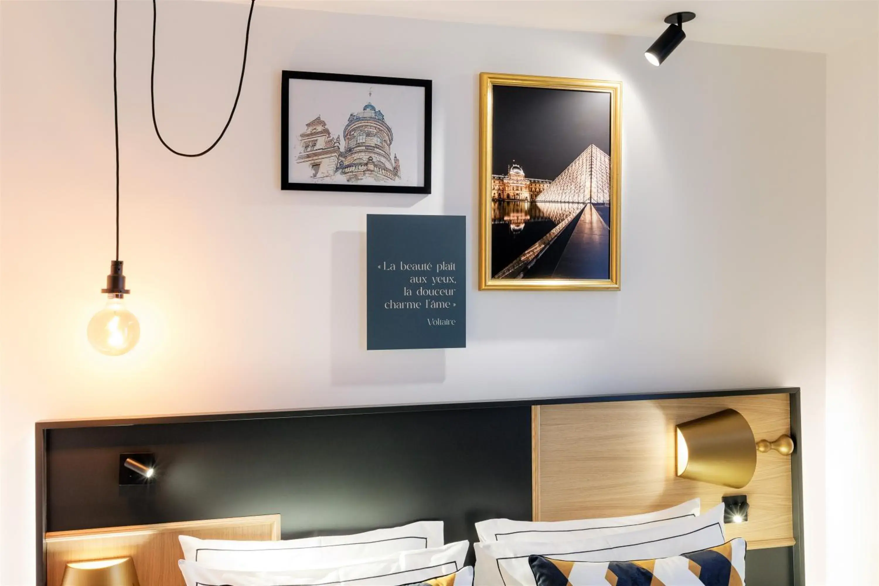 Decorative detail, Bed in Star Champs-Elysées Decorative detail, Bed in Star Champs-Elysées