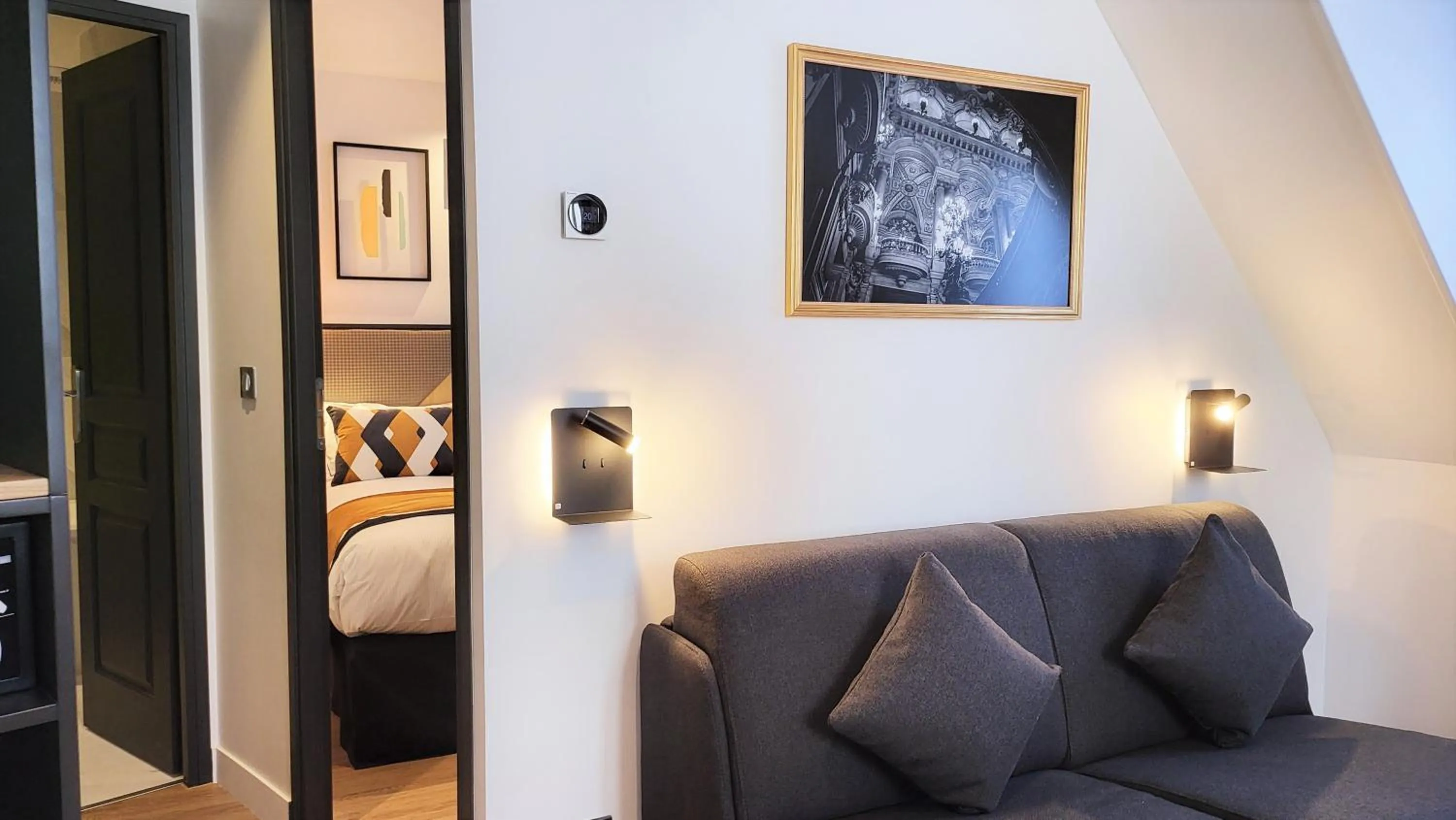 Bed in Star Champs-Elysées