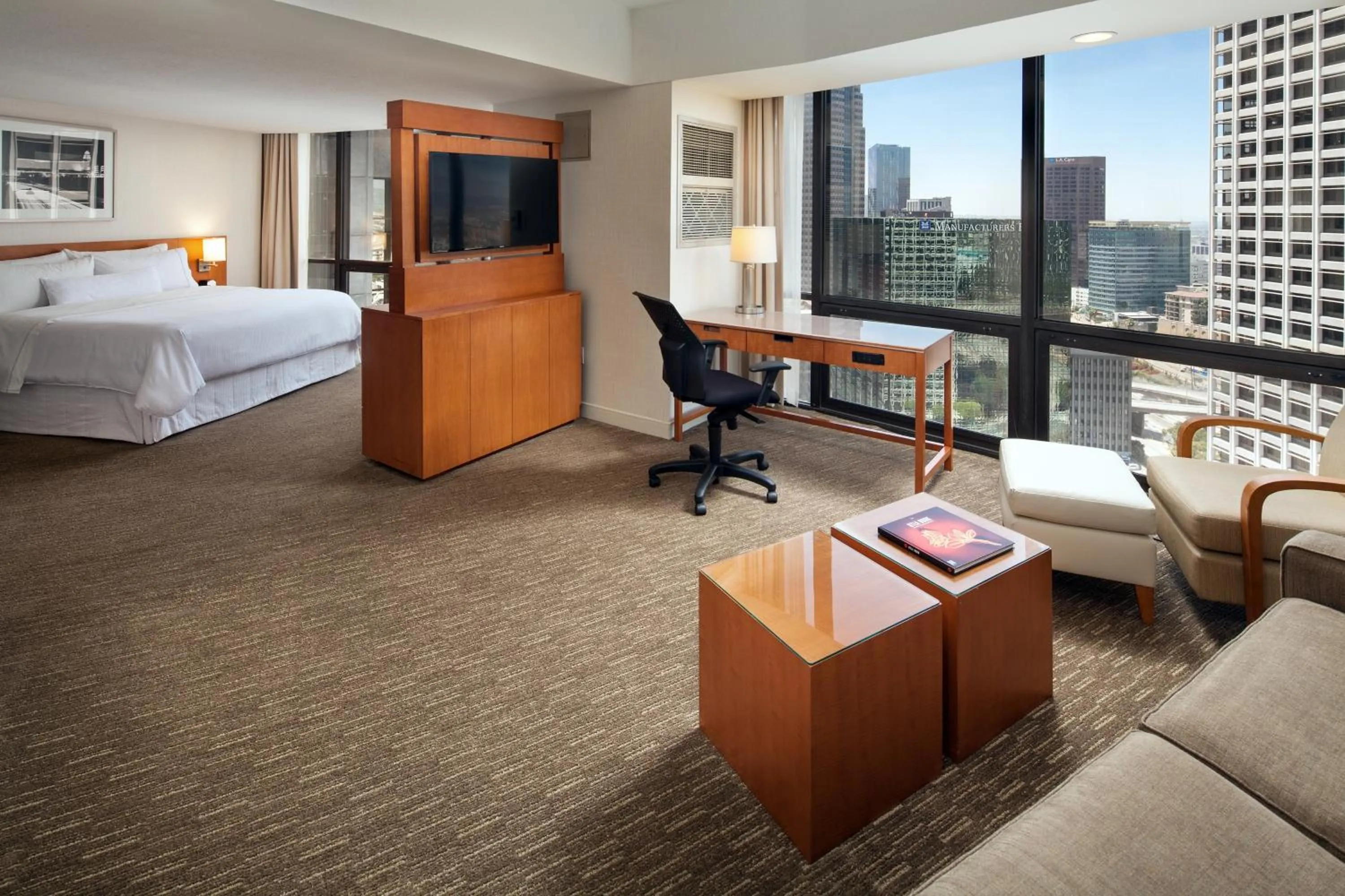 Photo of the whole room, Bed in The Westin Bonaventure Hotel & Suites, Los Angeles