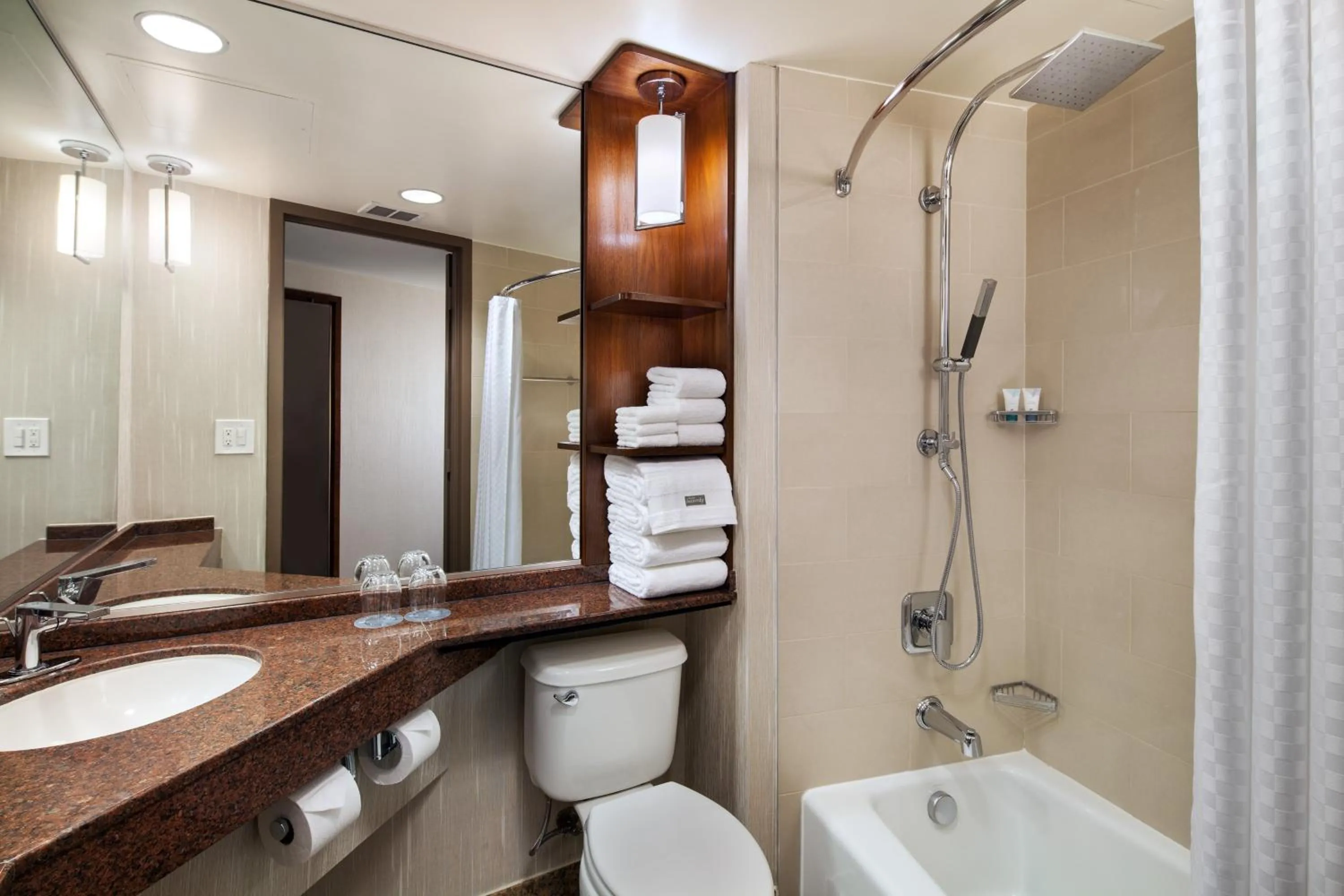 Bathroom in The Westin Bonaventure Hotel & Suites, Los Angeles
