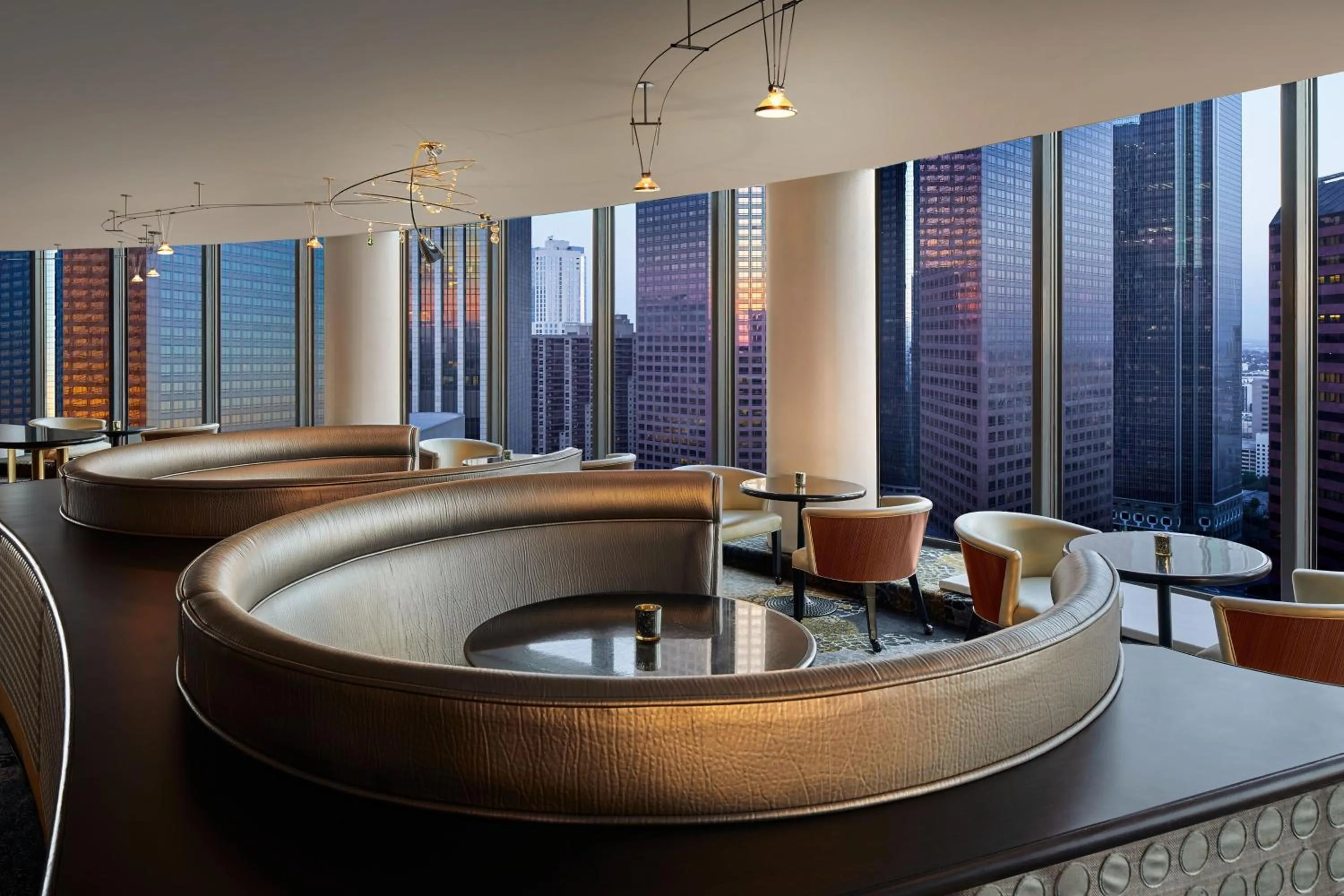 Lounge or bar in The Westin Bonaventure Hotel & Suites, Los Angeles