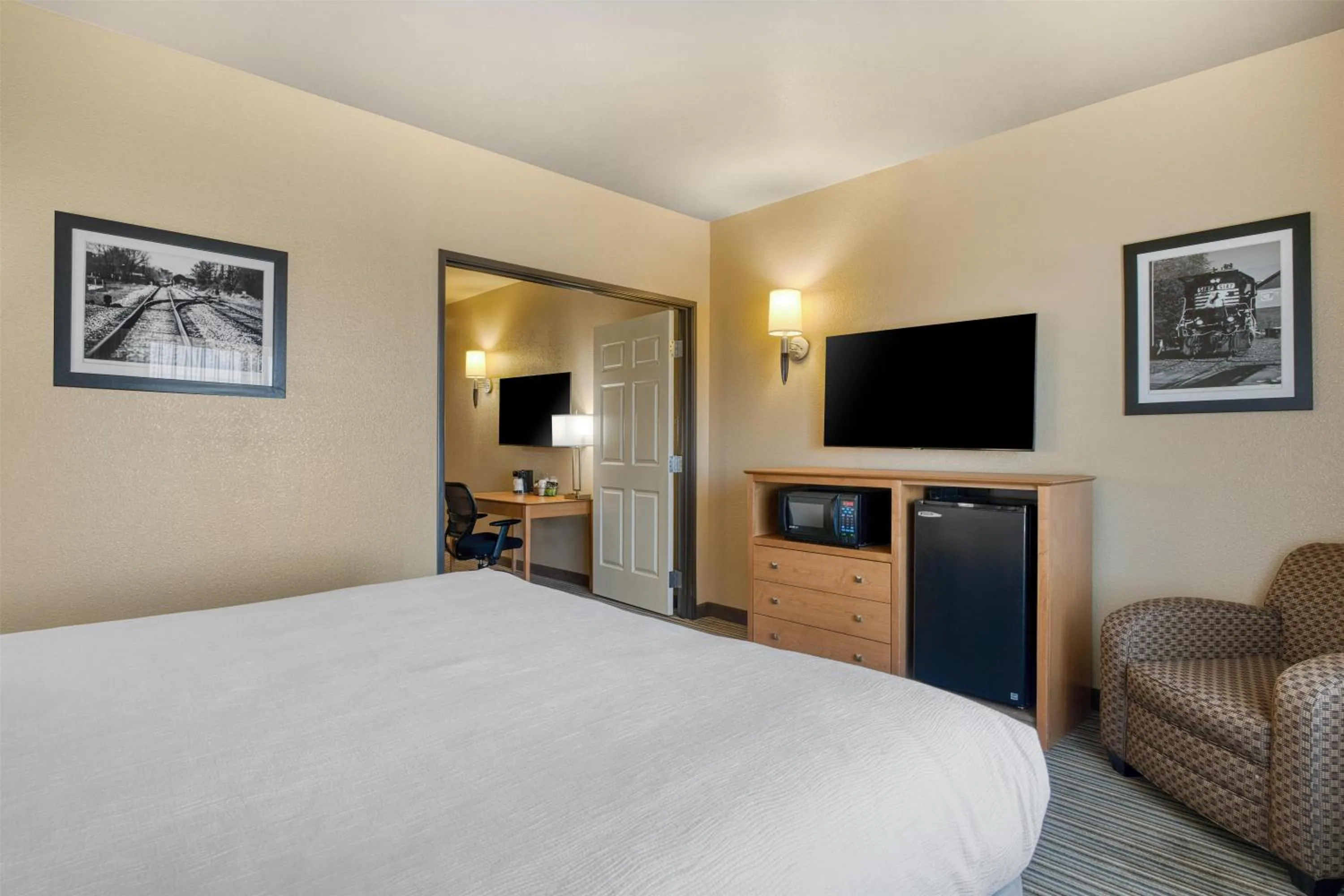 Bedroom, Bed in Best Western Shelby Inn & Suites