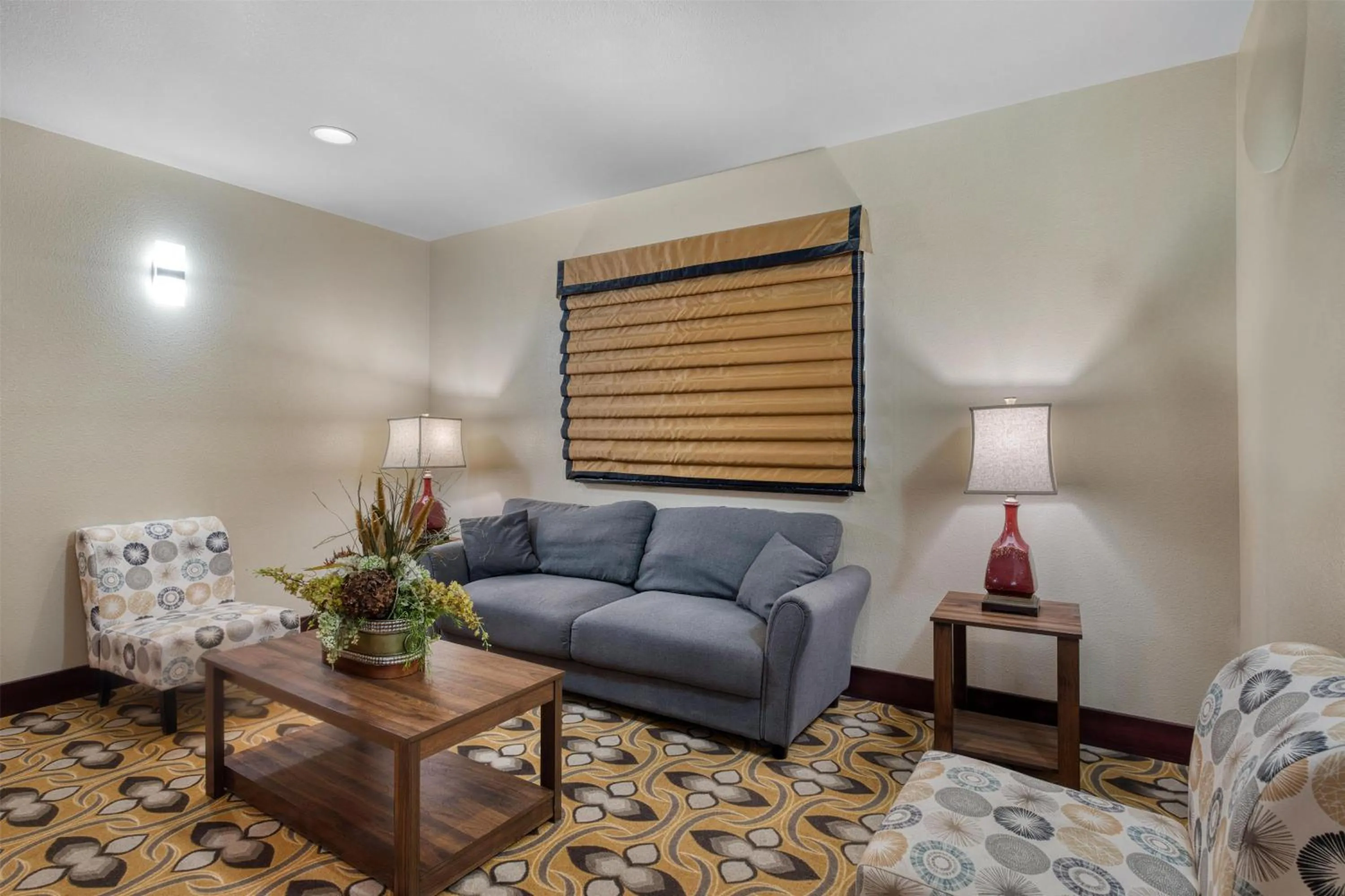 Property building in Best Western Shelby Inn & Suites