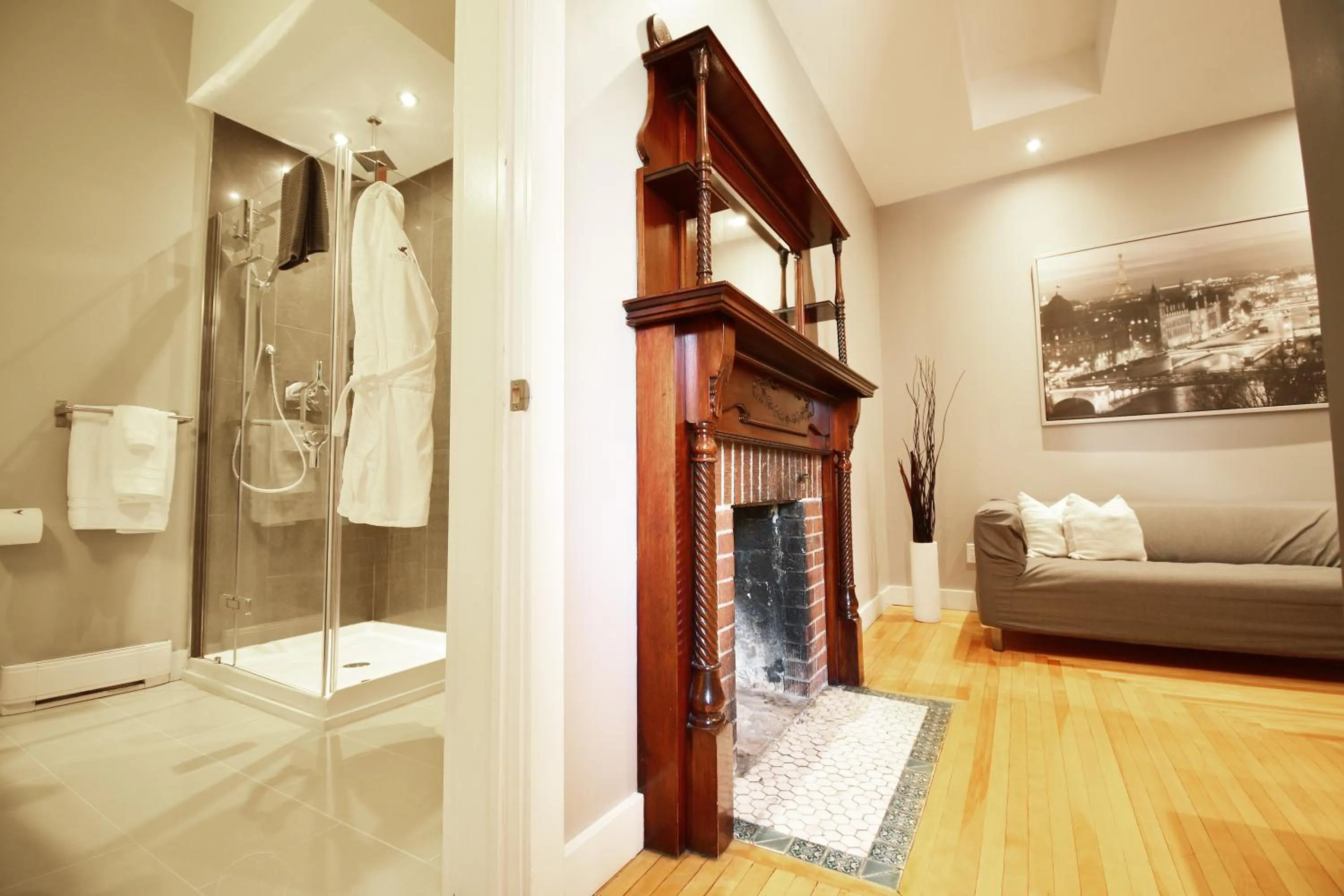 Shower, Bed in Château Queen by Bower Boutique Hotels