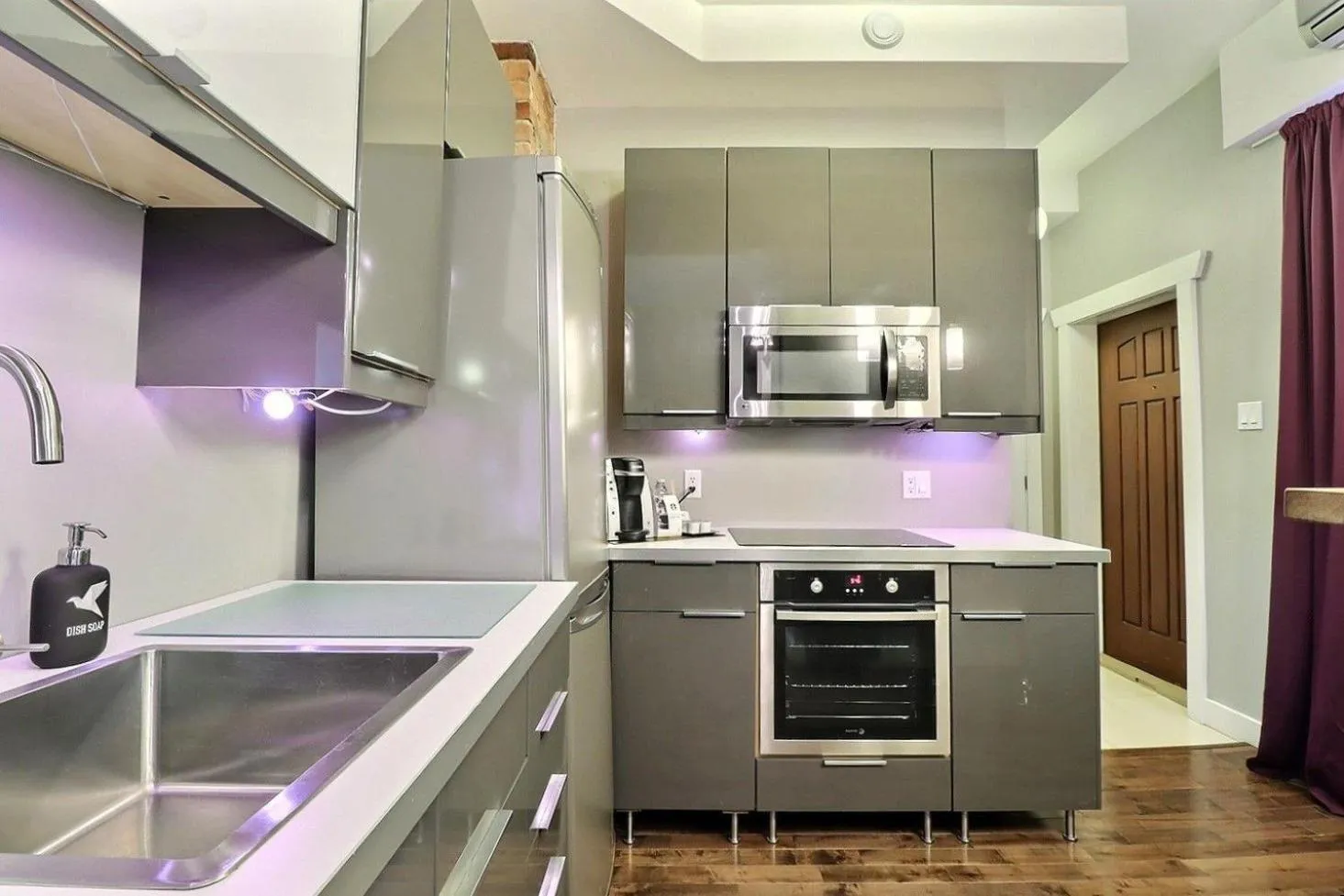 Kitchen or kitchenette in Château Queen by Bower Boutique Hotels