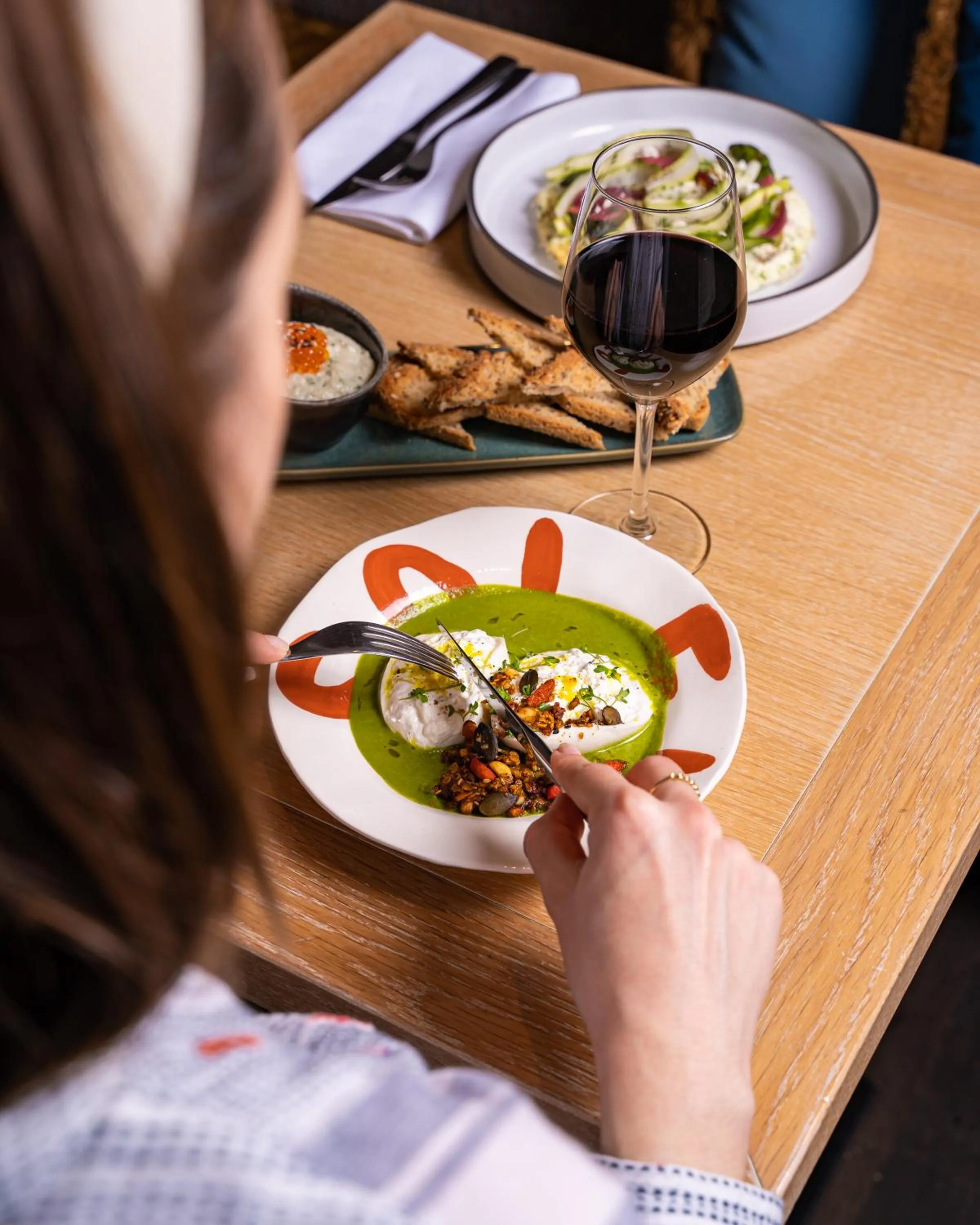 Restaurant/places to eat in Grand Hôtel Du Palais Royal