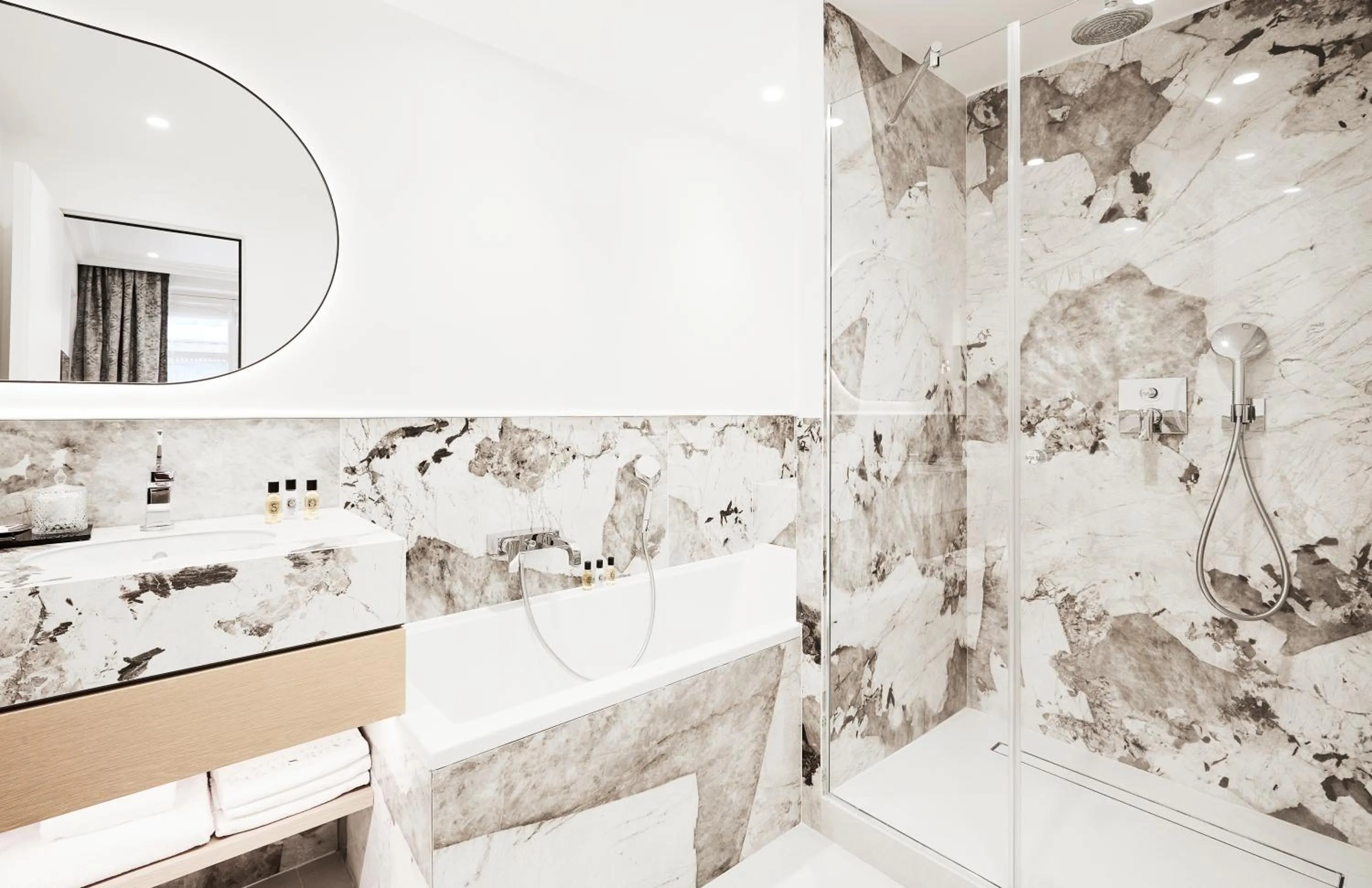 Bathroom in Grand Hôtel Du Palais Royal