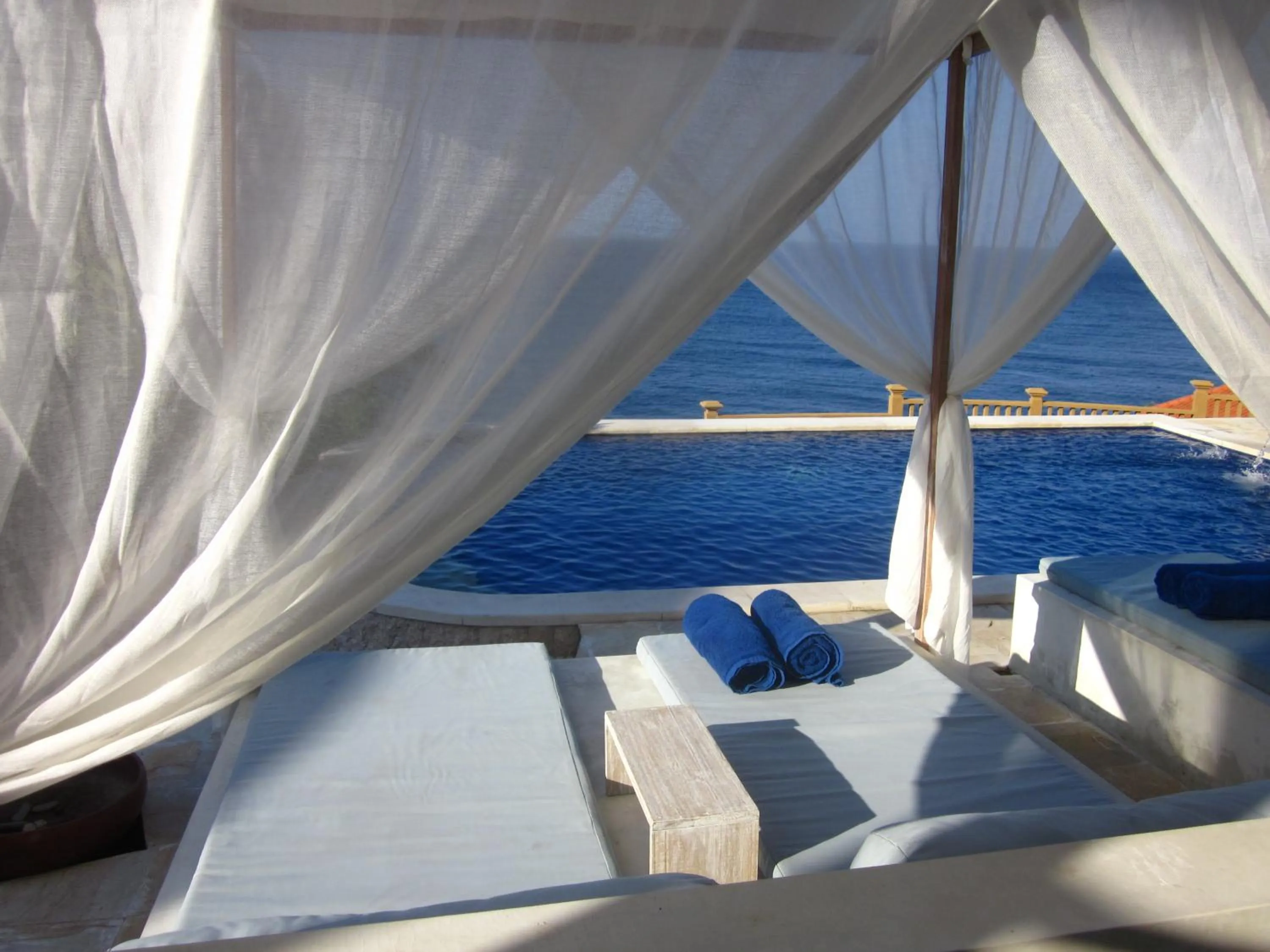 Swimming pool, Bed in Aquaterrace Amed