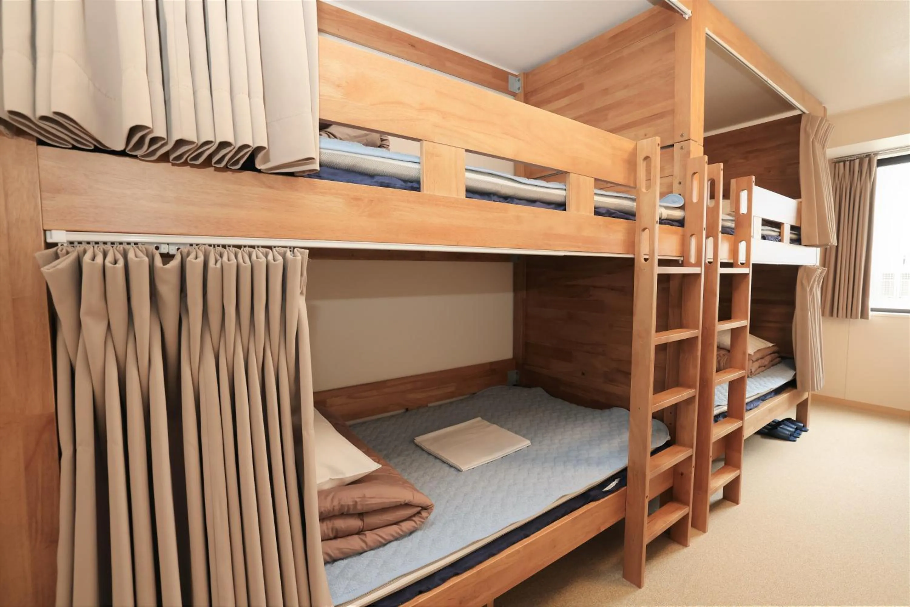 Bed in Tokyo Ueno Youth Hostel