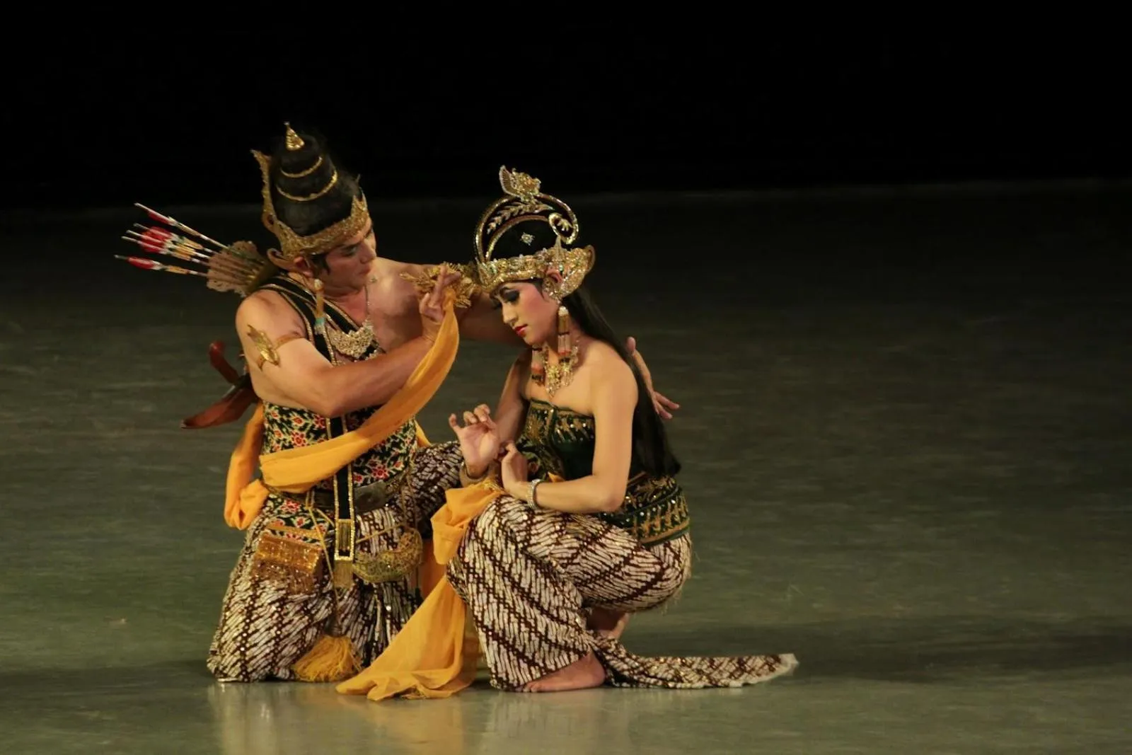 Entertainment in Bueno Colombo Hotel Yogyakarta